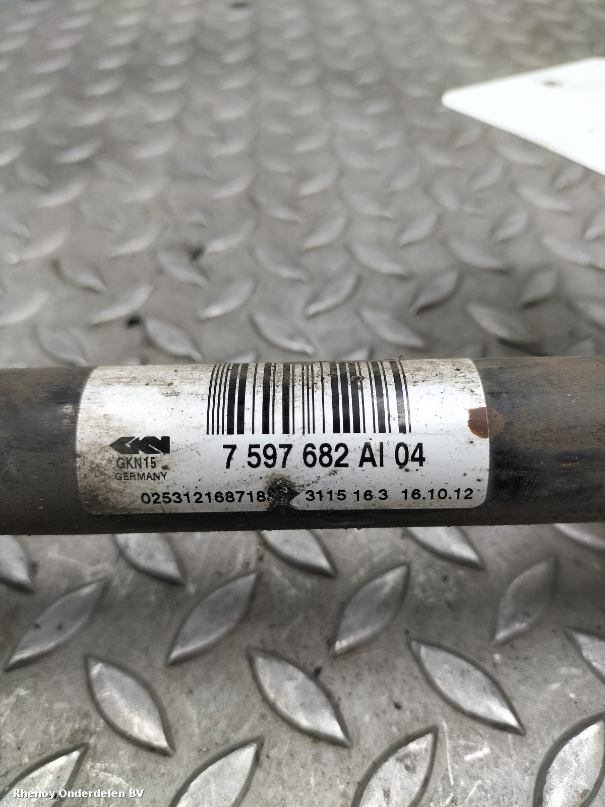 View Auto part AANDRIJFAS R BMW 3 SERIES 2012