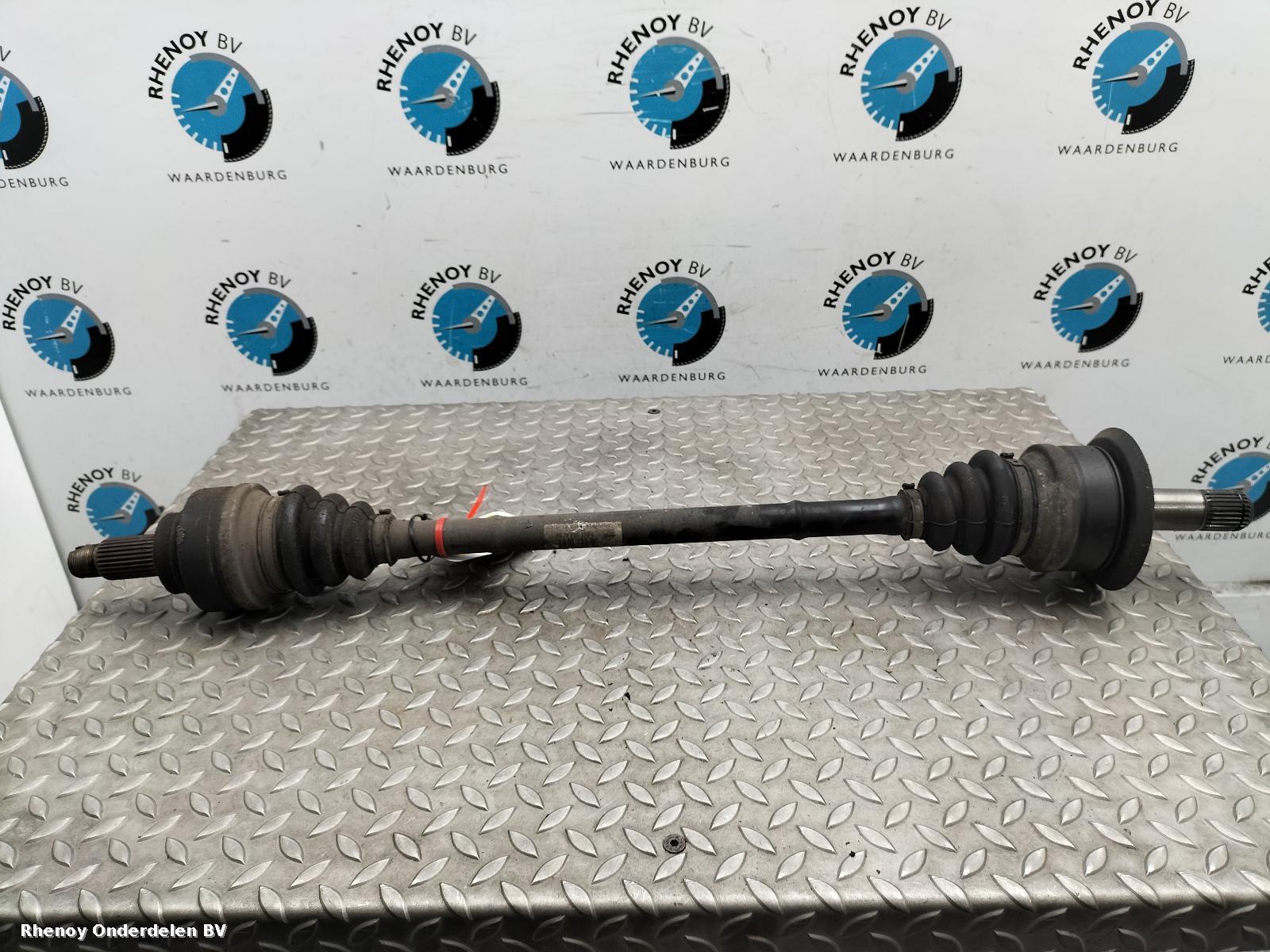 Bekijk Auto-onderdeel AANDRIJFAS R BMW 3 SERIES 2012