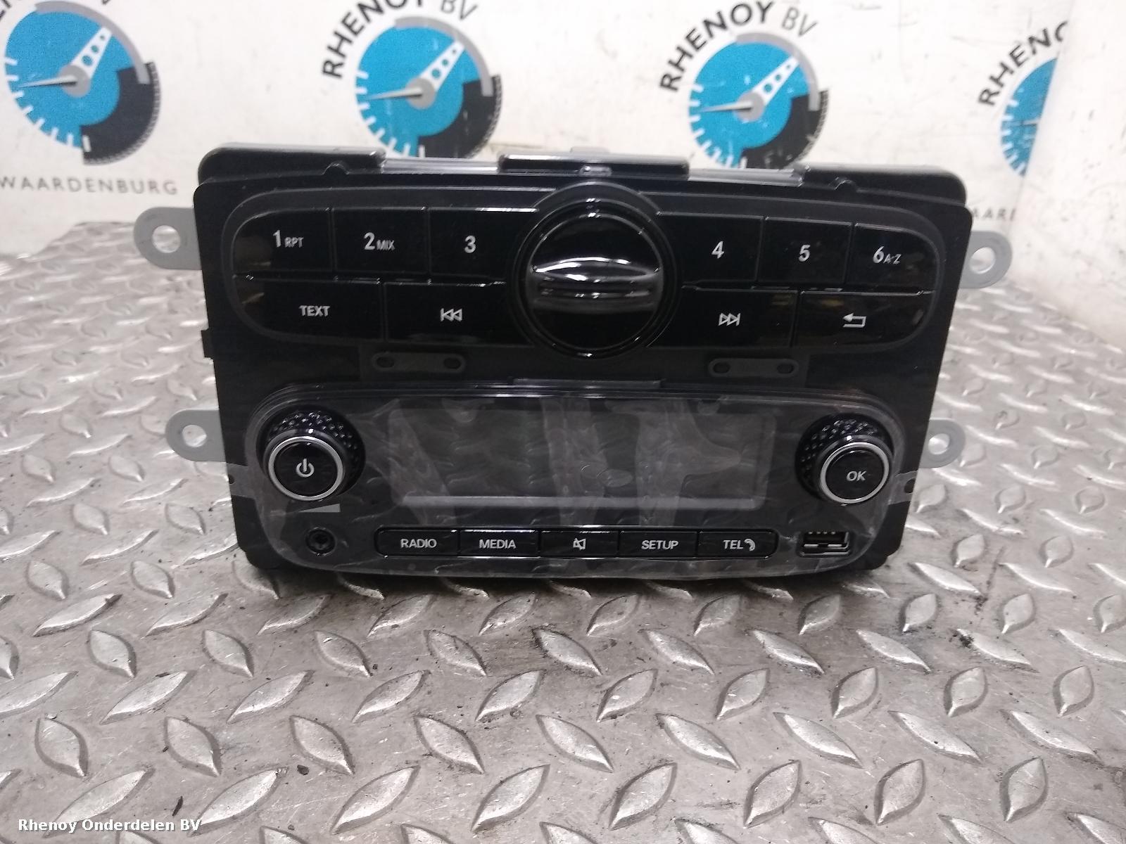 Bekijk Auto-onderdeel RADIO SMART FORFOUR 2019