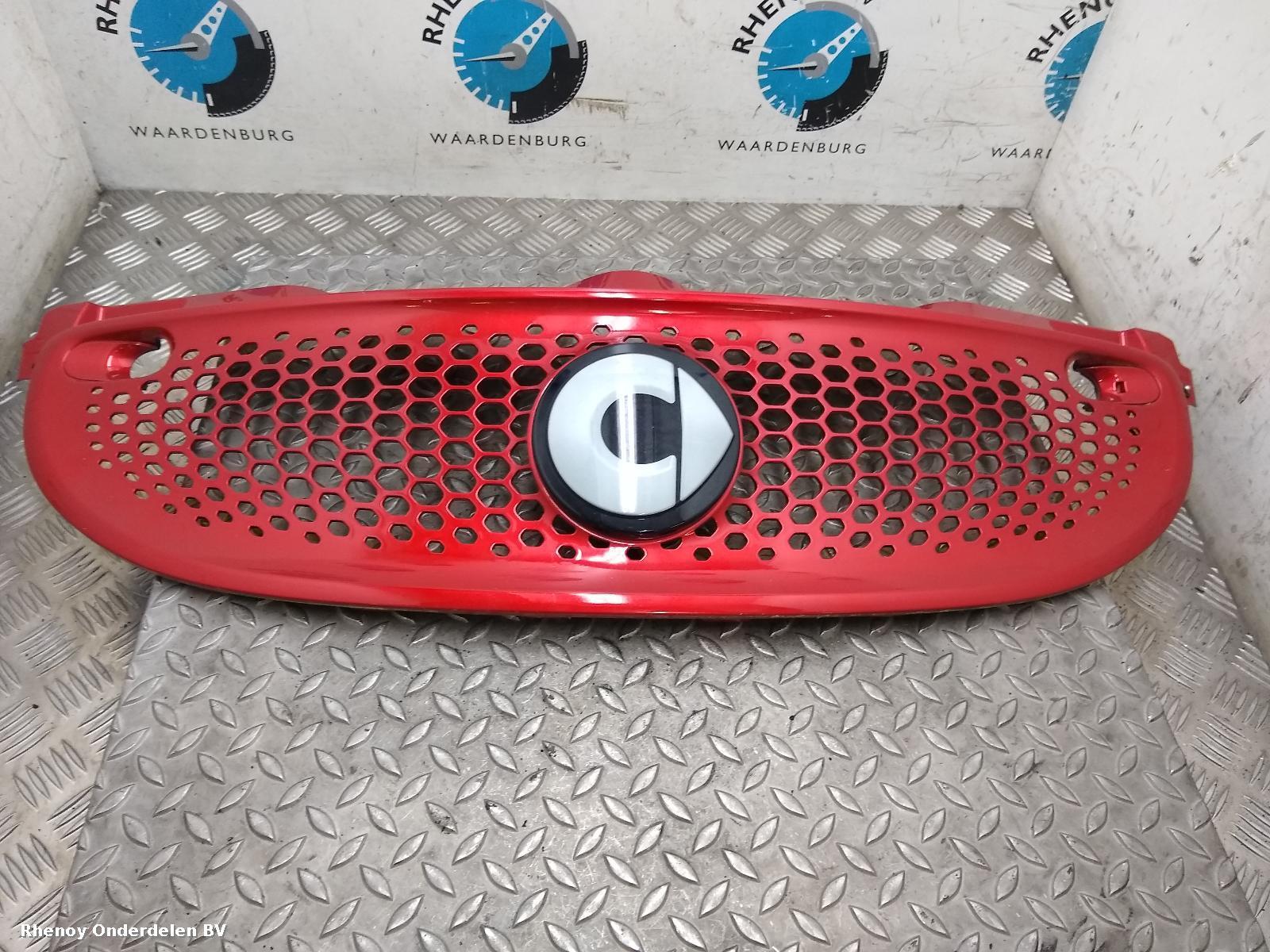 Bekijk Auto-onderdeel GRILLE SMART FORFOUR 2017