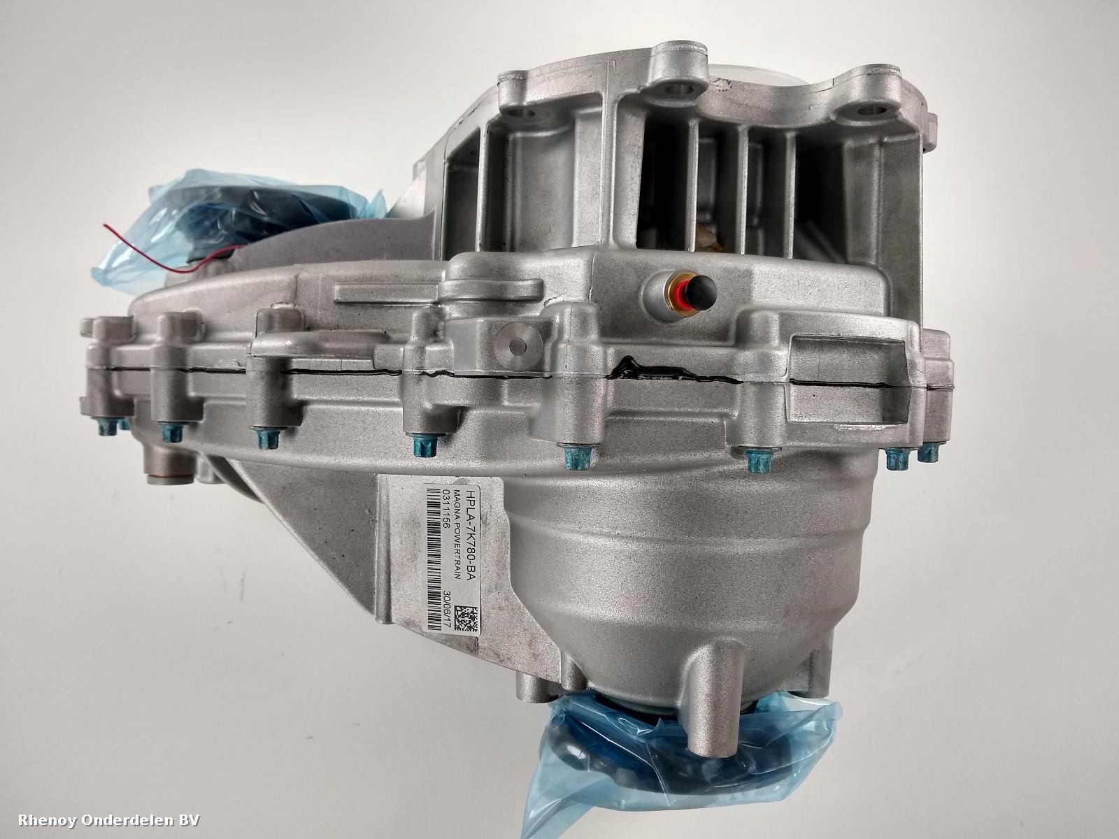 View Auto part TUSSENBAK LAND ROVER RANGE ROVER 2017