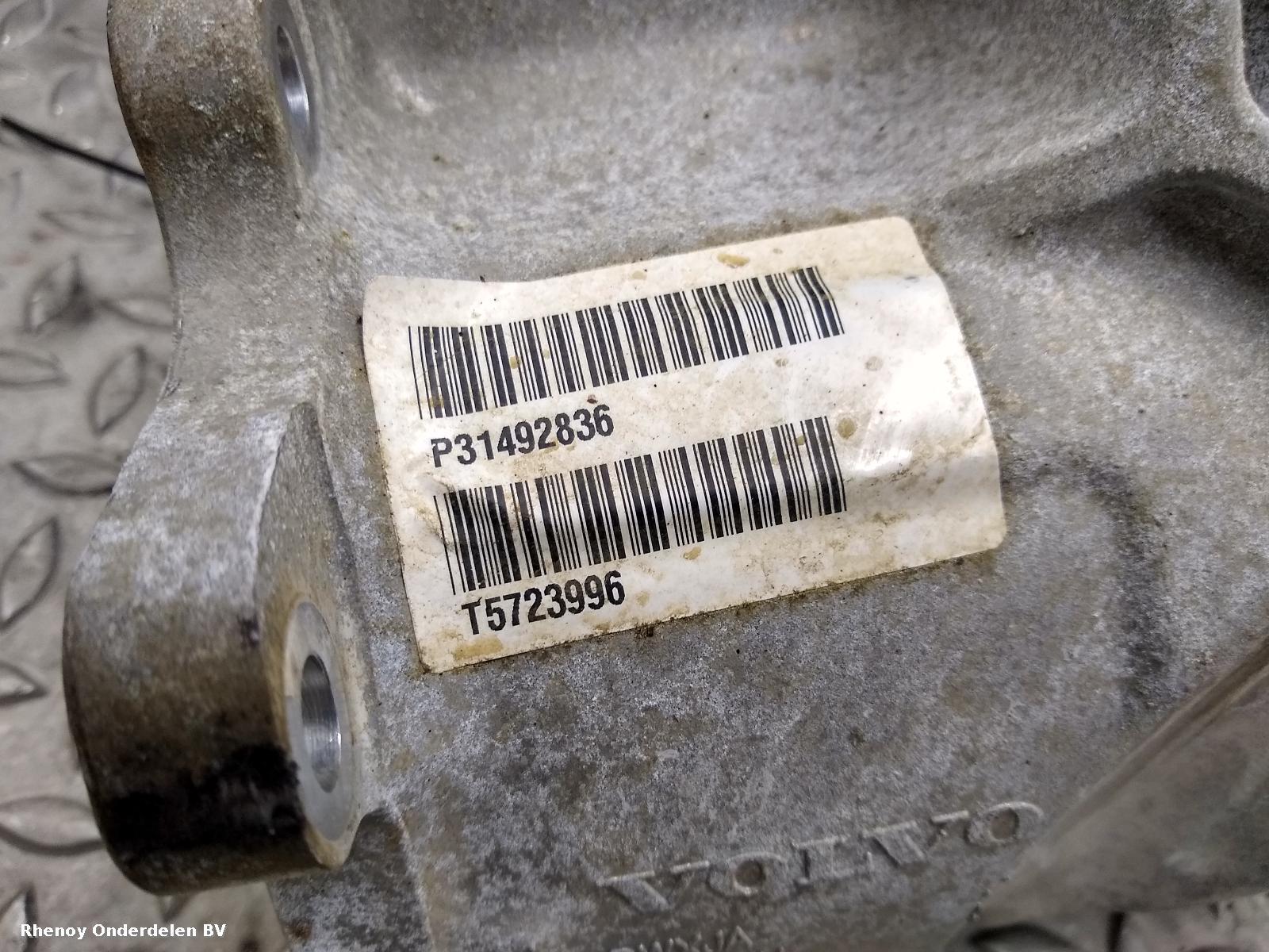 View Auto part TUSSENBAK VOLVO V40 2016