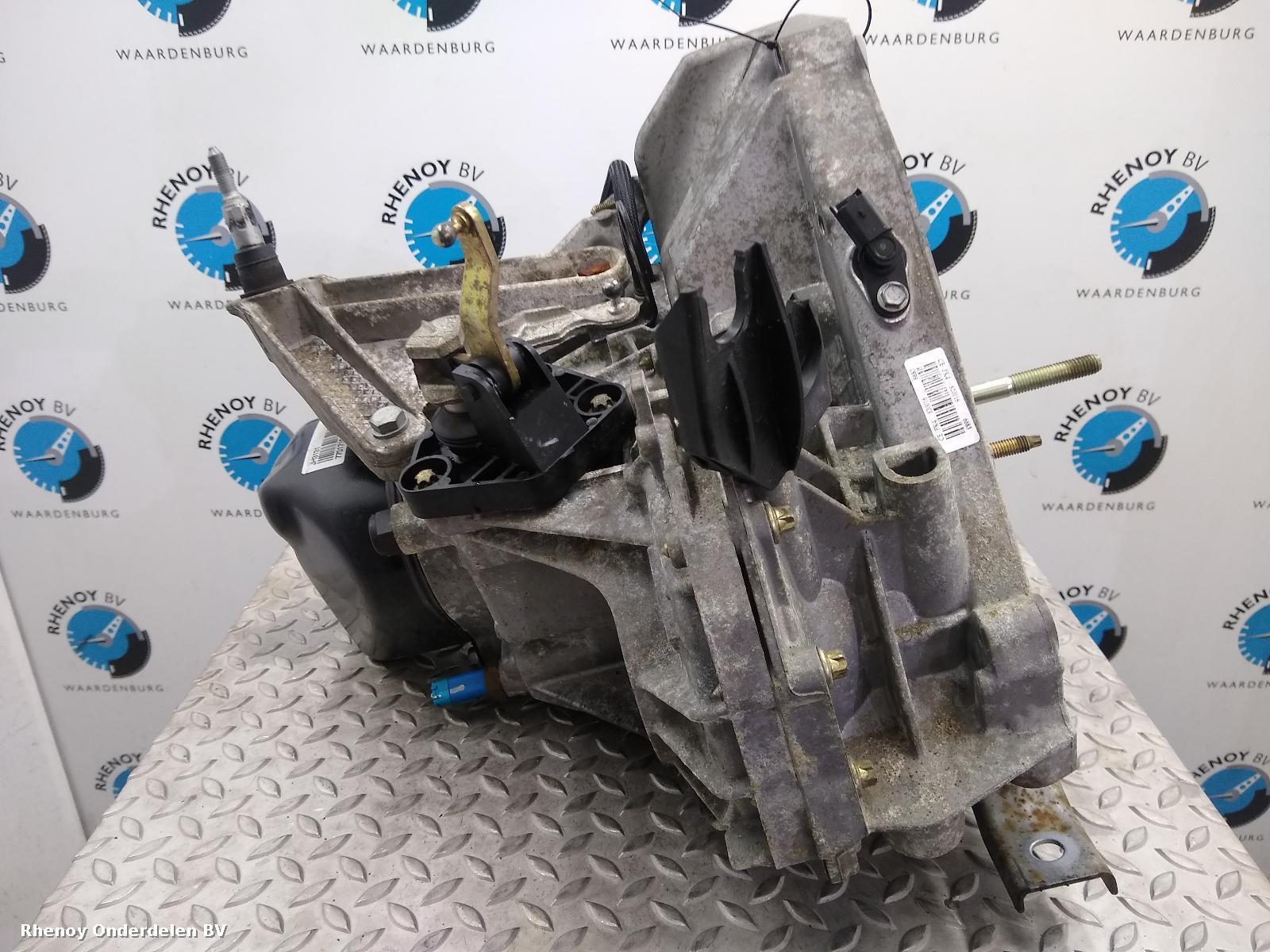2005 RENAULT CLIO TRANSMISSIE / VERSNELLINGSBAK View Auto part TRANSMISSIE / VERSNELLINGSBAK RENAULT CLIO 2005