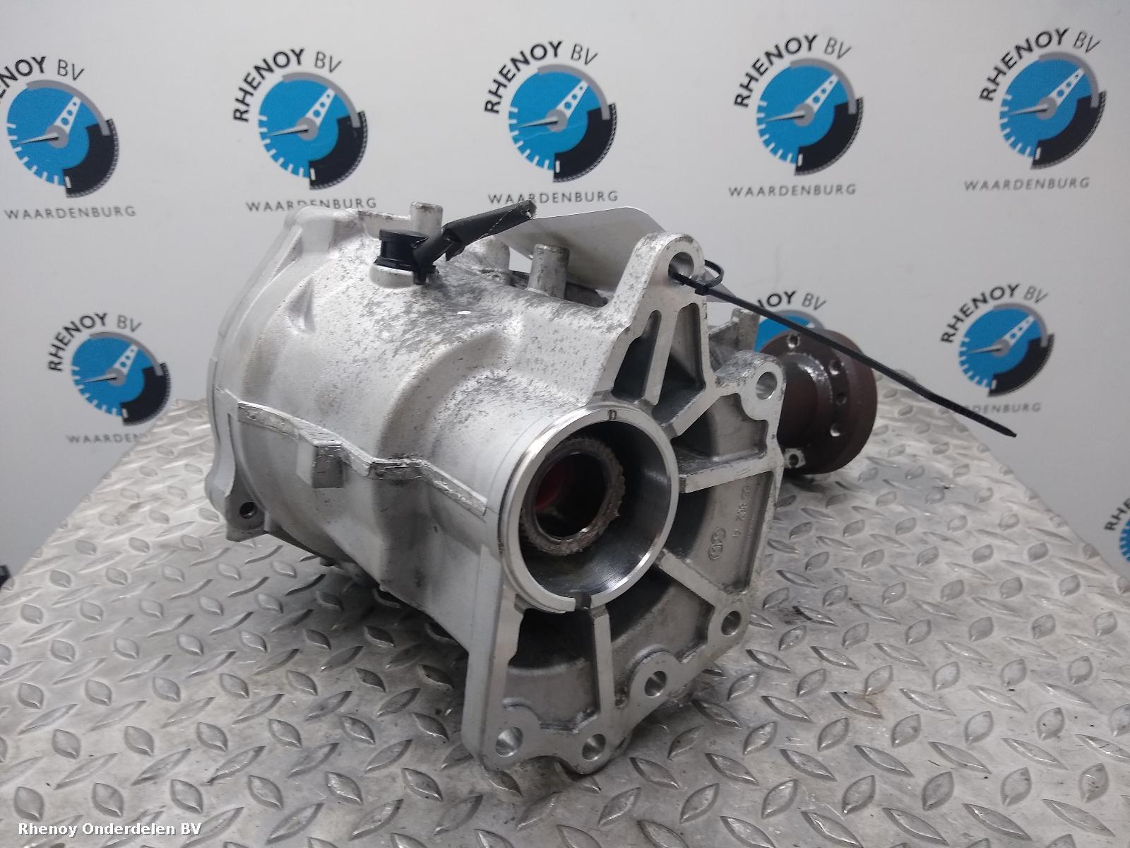 View Auto part TUSSENBAK LAND ROVER DISCOVERY 2018