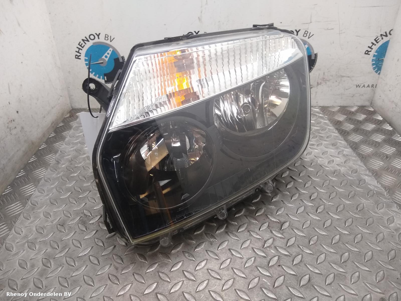 Bekijk Auto-onderdeel KOPLAMP L DACIA DUSTER 2013