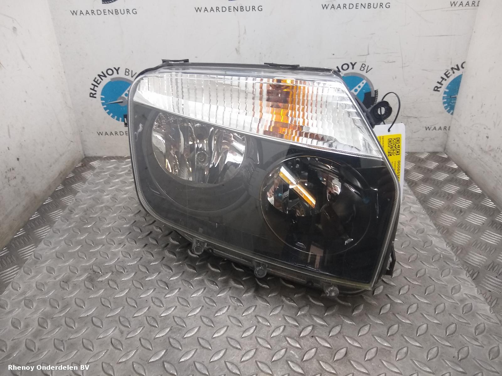 Bekijk Auto-onderdeel KOPLAMP R DACIA DUSTER 2013