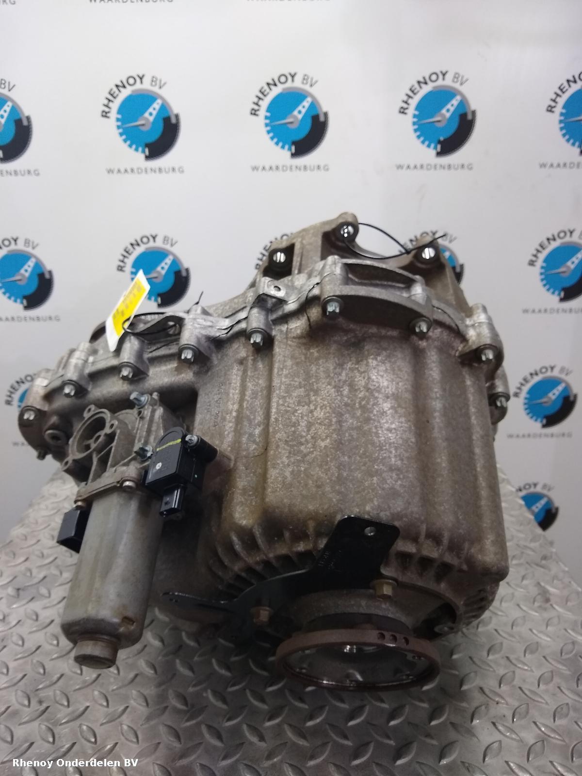 2015 LAND ROVER DISCOVERY TUSSENBAK View Auto part TUSSENBAK LAND ROVER DISCOVERY 2015
