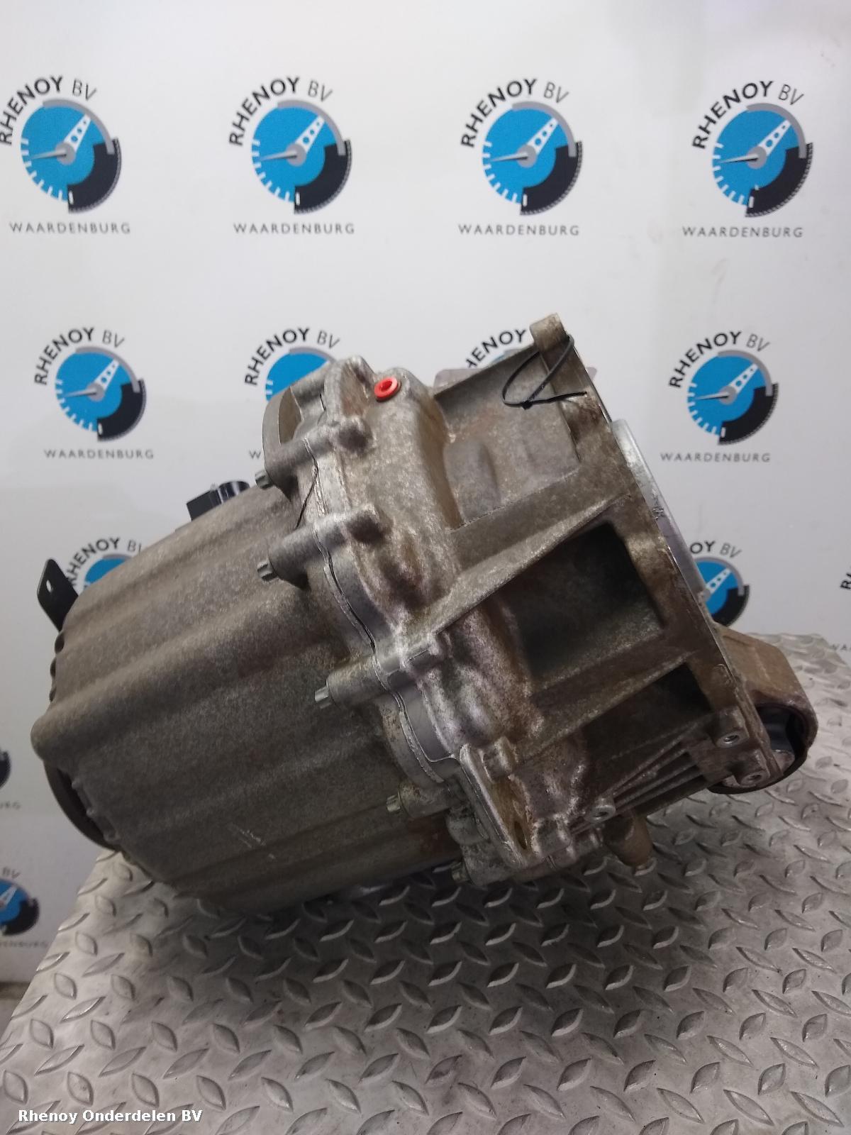 2015 LAND ROVER DISCOVERY TUSSENBAK View Auto part TUSSENBAK LAND ROVER DISCOVERY 2015