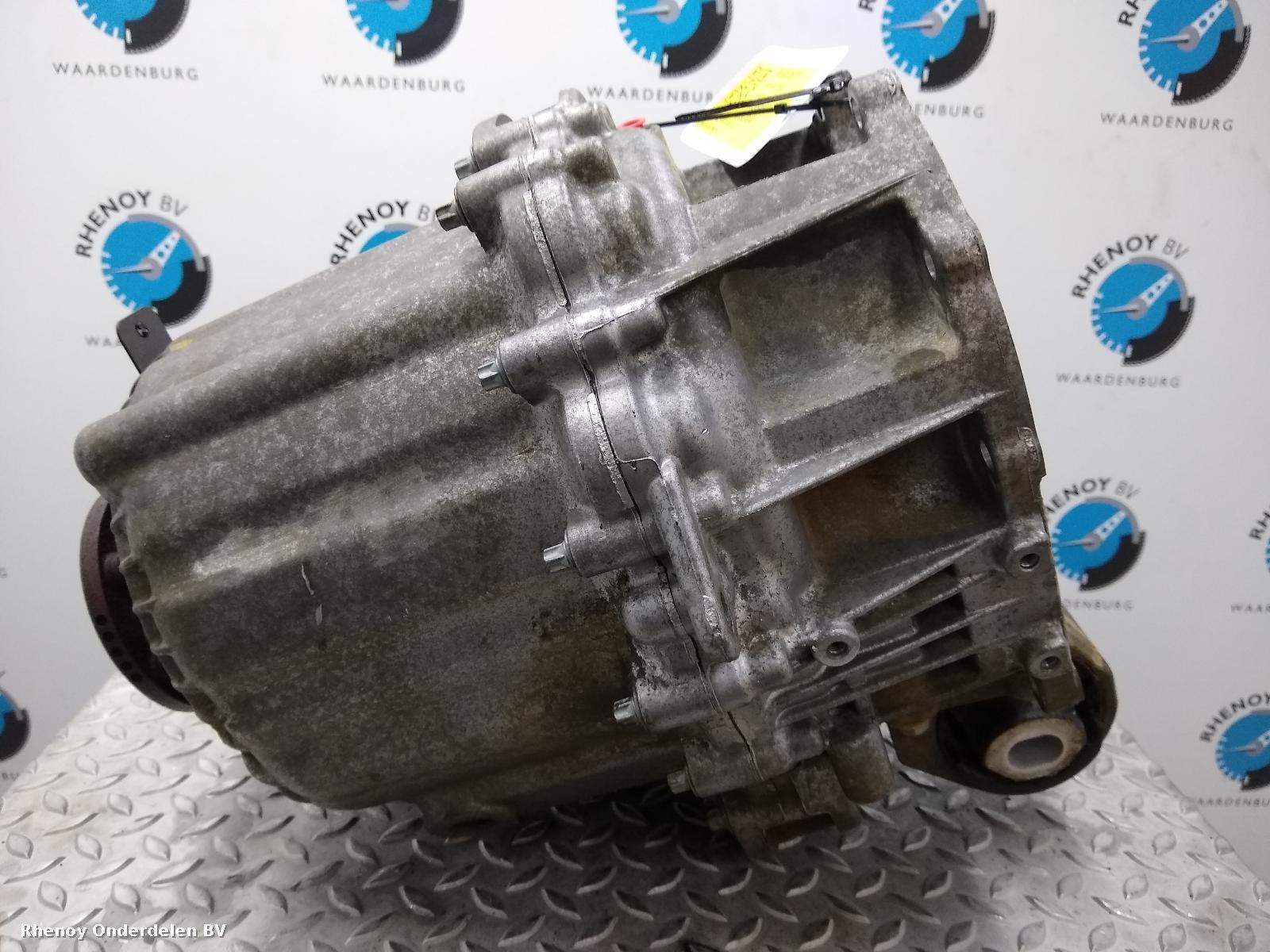 View Auto part TUSSENBAK LAND ROVER DISCOVERY 2015