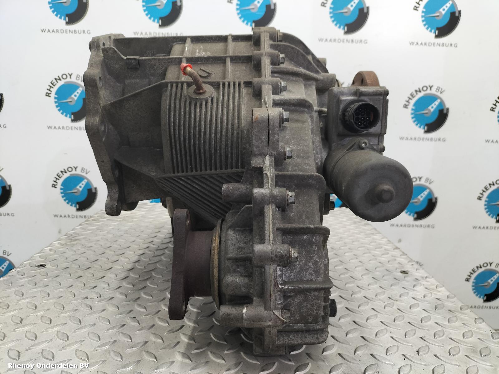 View Auto part TUSSENBAK LAND ROVER RANGE ROVER 2003