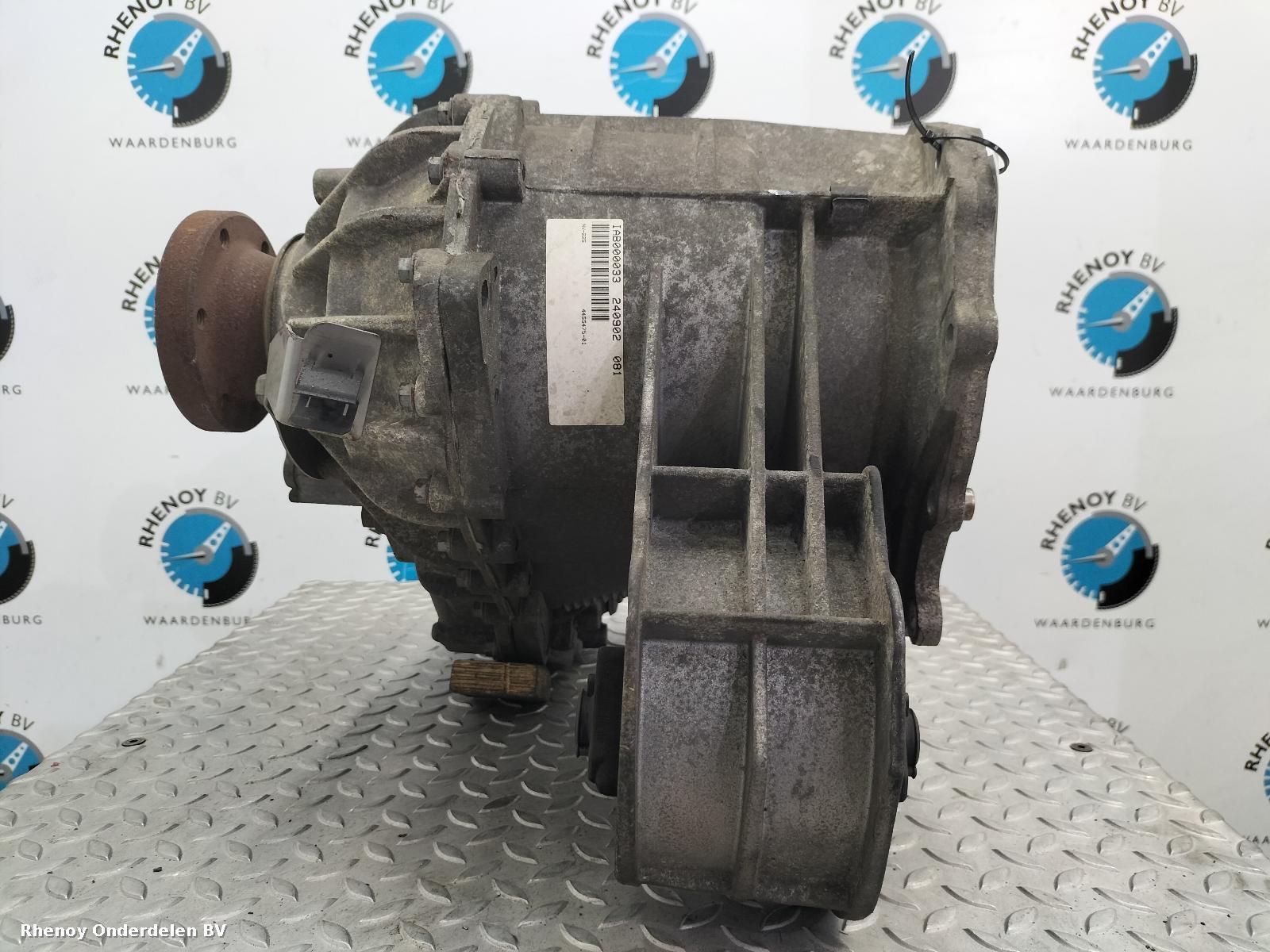 View Auto part TUSSENBAK LAND ROVER RANGE ROVER 2003