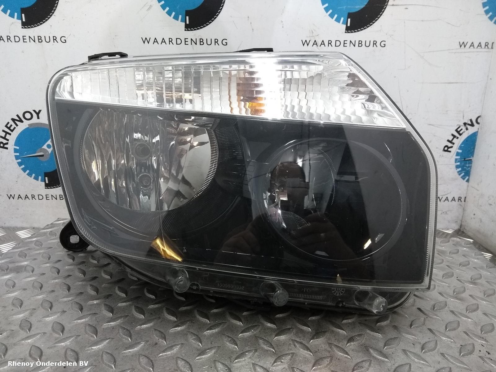 Bekijk Auto-onderdeel KOPLAMP R DACIA DUSTER 2013