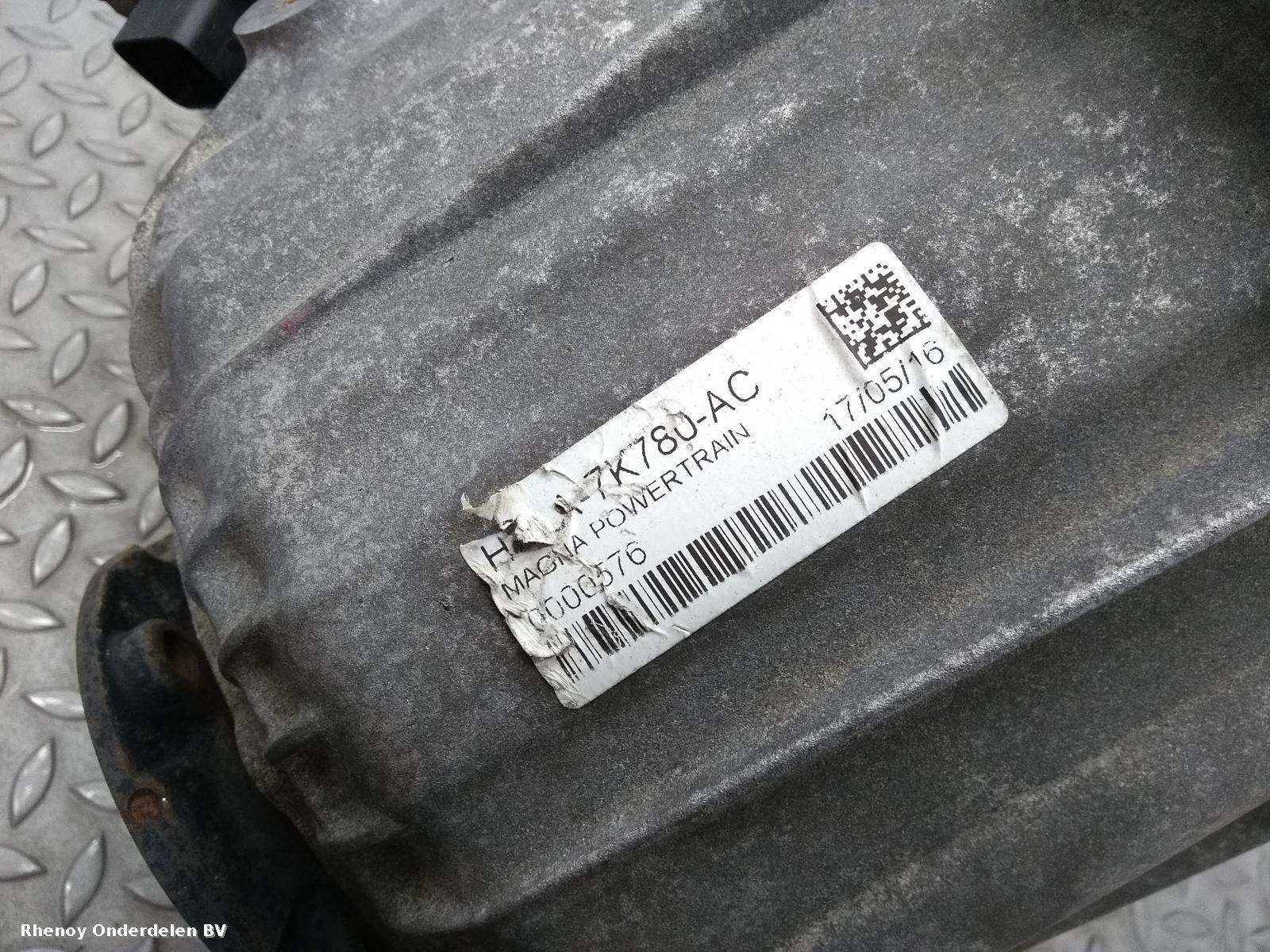 View Auto part TUSSENBAK LAND ROVER RANGE ROVER 2016