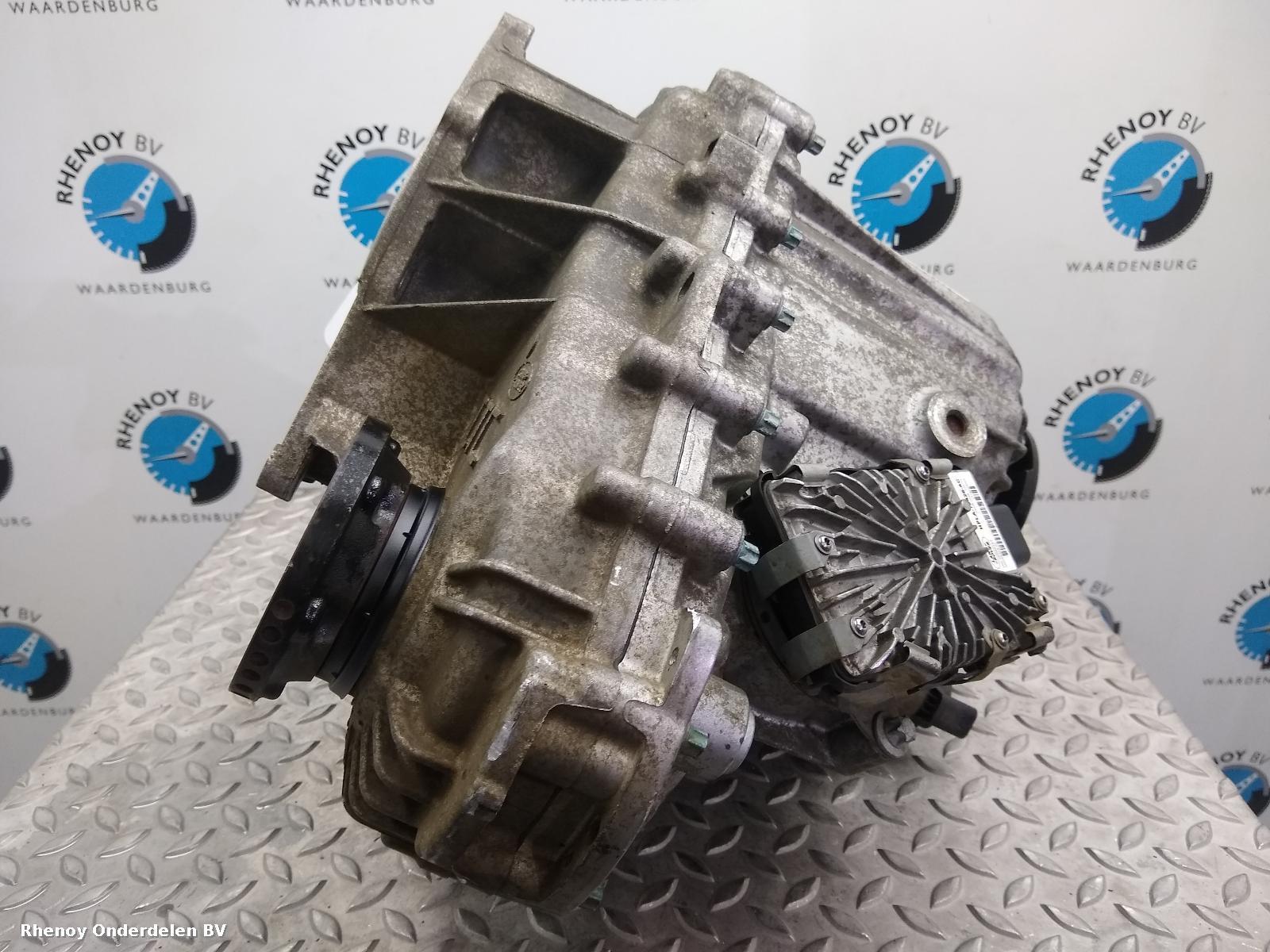 View Auto part TUSSENBAK LAND ROVER RANGE ROVER 2015