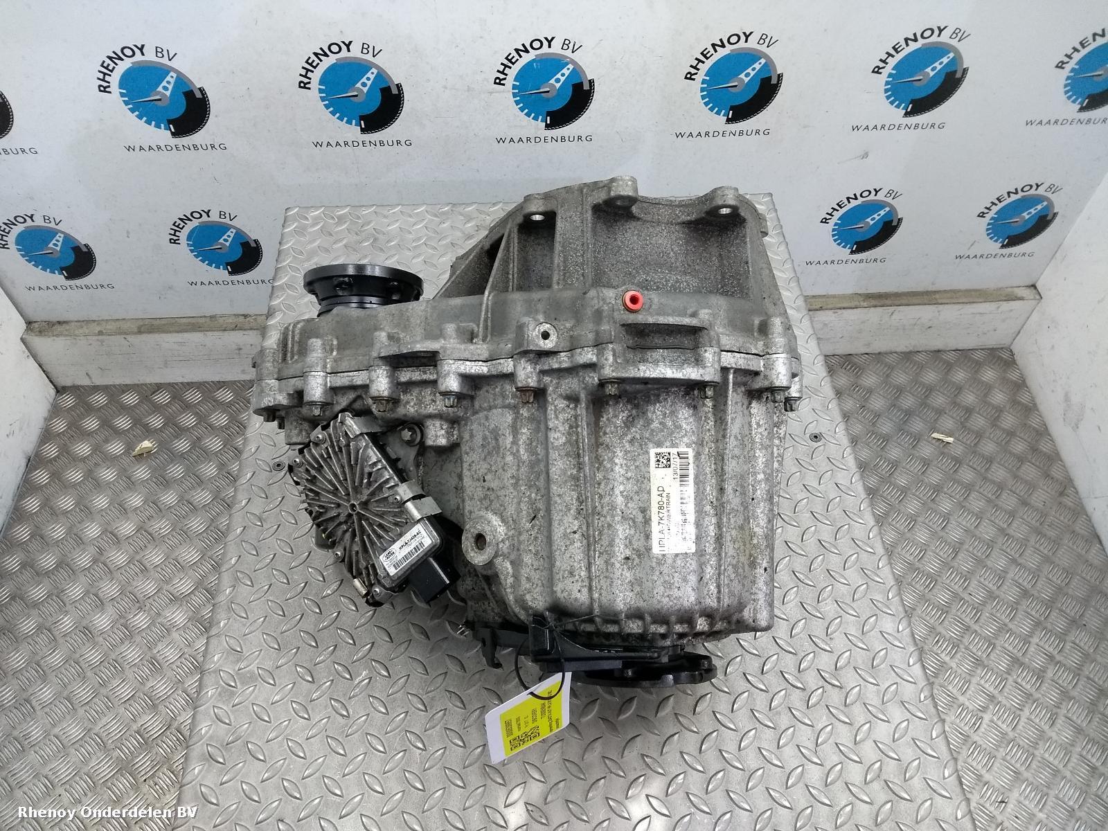 View Auto part TUSSENBAK LAND ROVER DISCOVERY 2017