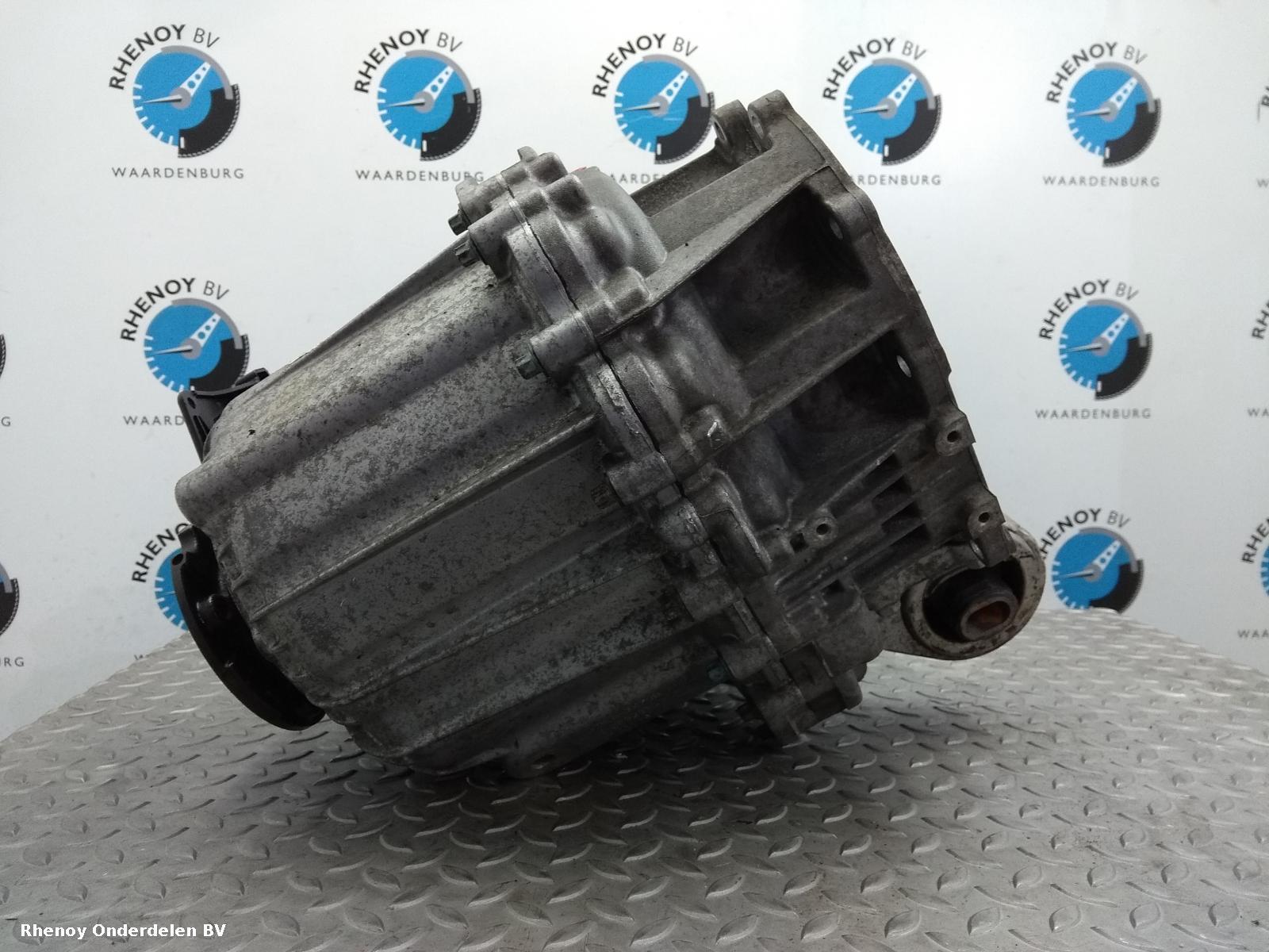 View Auto part TUSSENBAK LAND ROVER DISCOVERY 2017