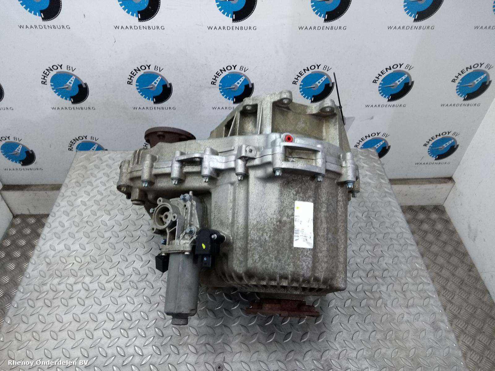 View Auto part TUSSENBAK LAND ROVER RANGE ROVER 2016