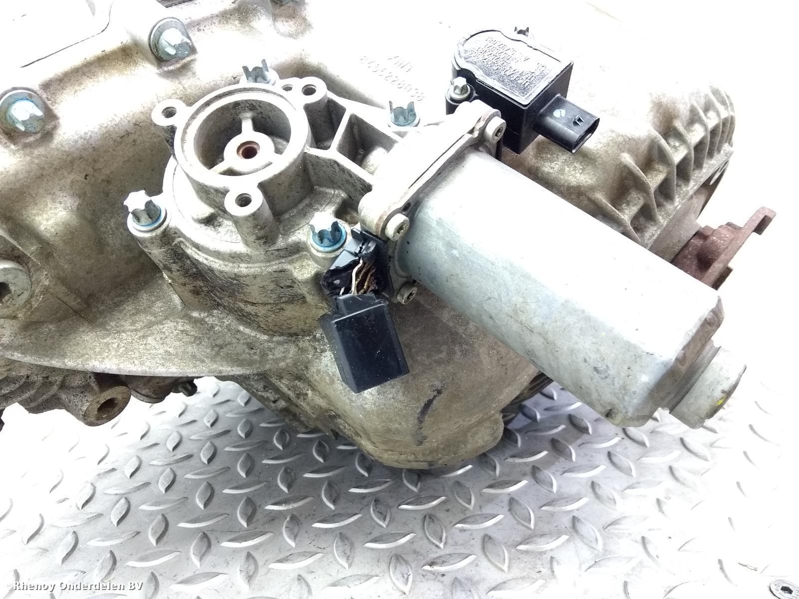 View Auto part TUSSENBAK LAND ROVER RANGE ROVER 2016