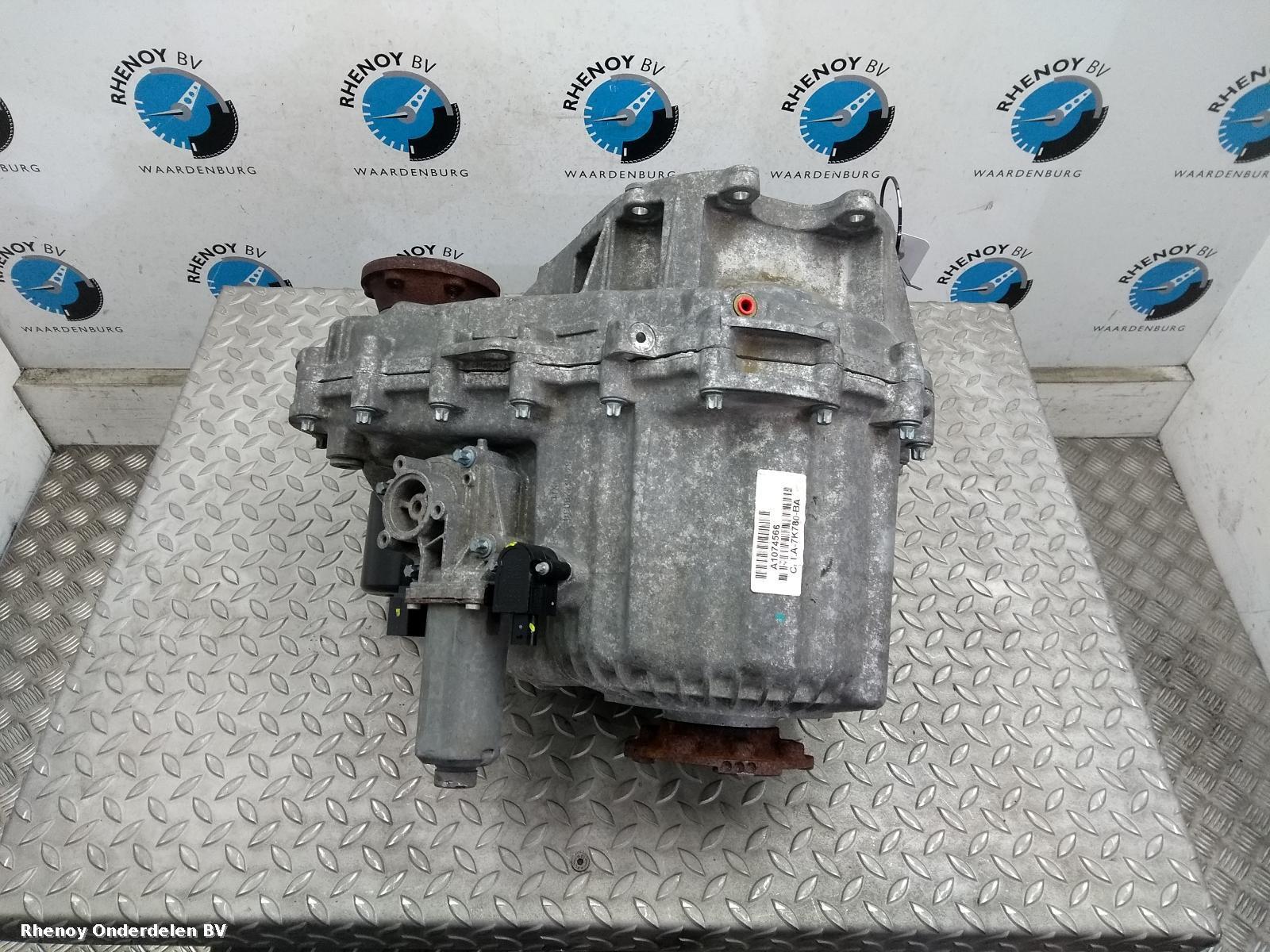 View Auto part TUSSENBAK LAND ROVER RANGE ROVER 2016