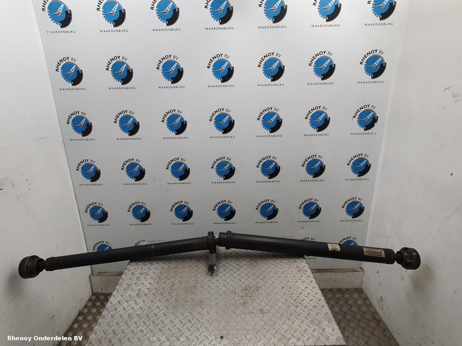 Bekijk Auto-onderdeel TUSSENAS ACHTER VOLKSWAGEN PHAETON 2005