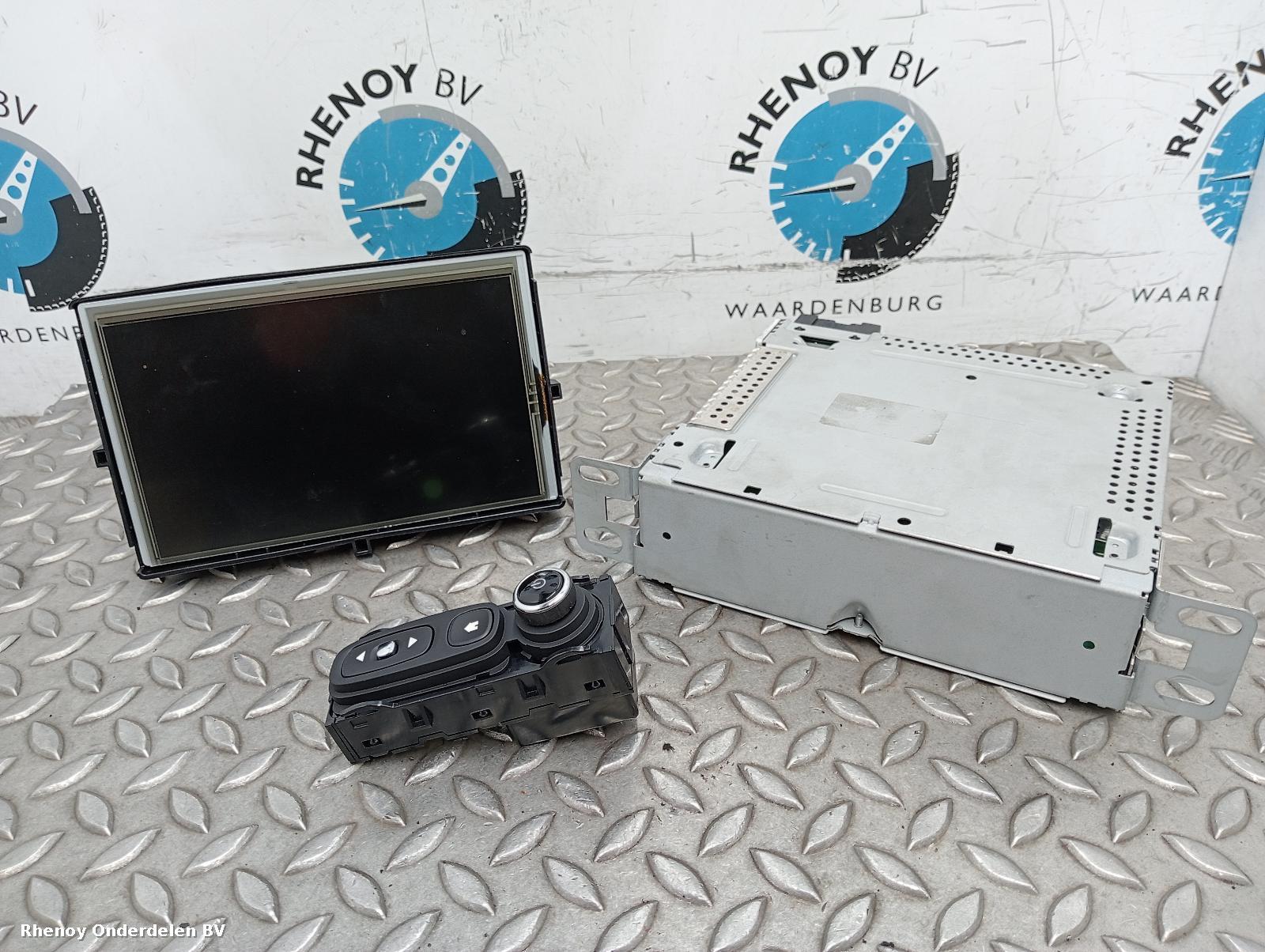 Bekijk Auto-onderdeel NAVIGATIE RENAULT CLIO 2013