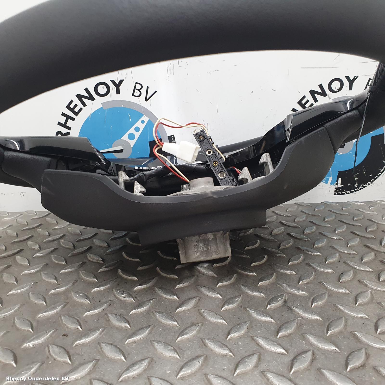 View Auto part STUURWIEL RENAULT CLIO 2013