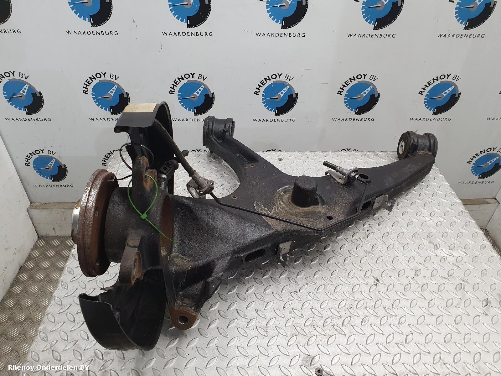 Bekijk Auto-onderdeel DRAAGARM ONDER LA VOLKSWAGEN TRANSPORTER 2020