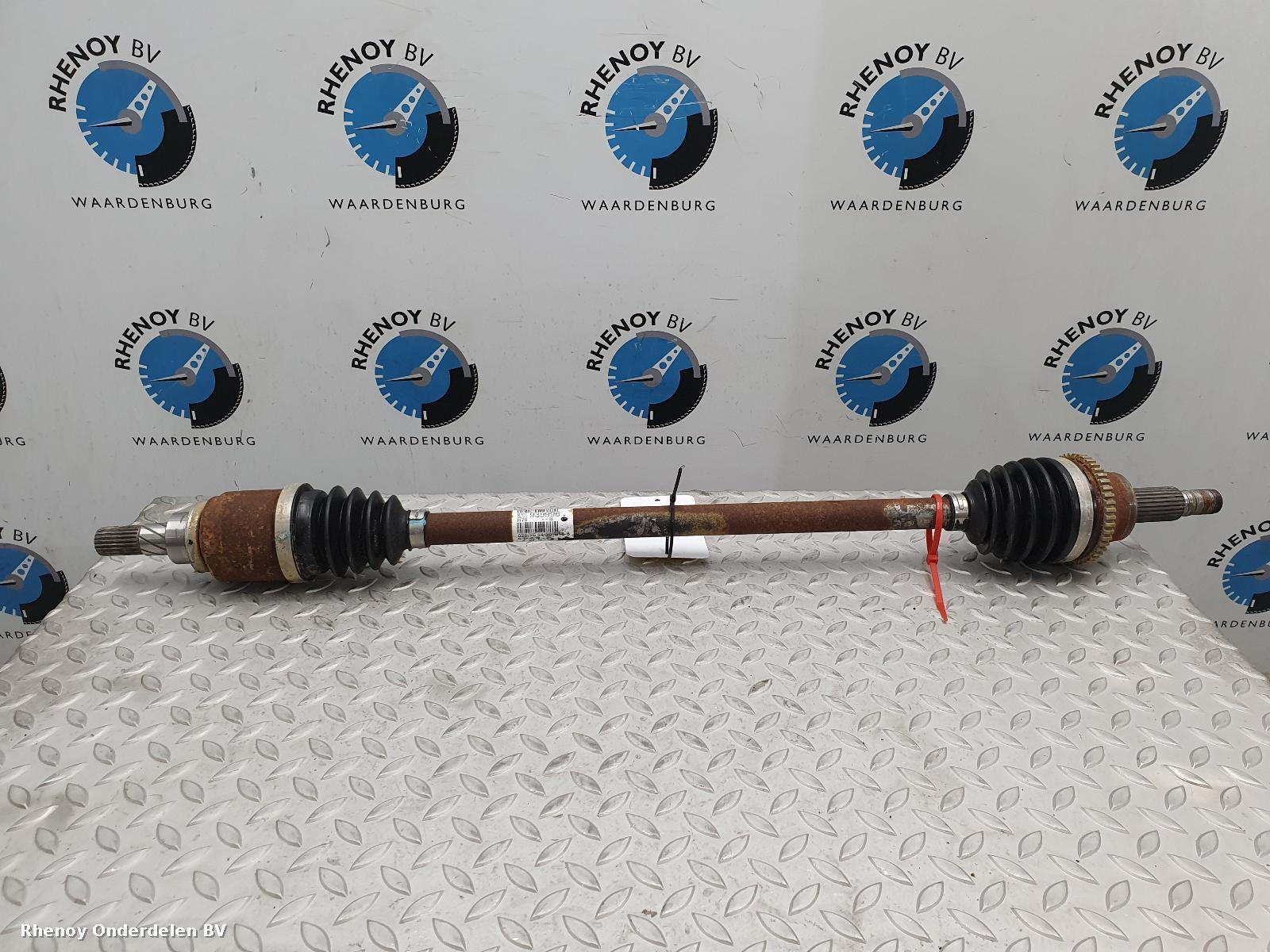 Bekijk Auto-onderdeel AANDRIJFAS R DACIA DUSTER 2011