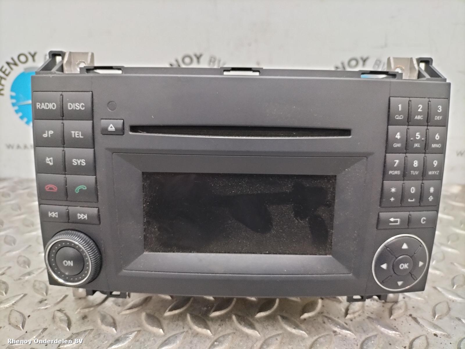 Bekijk Auto-onderdeel RADIO MERCEDES B CLASS 2010