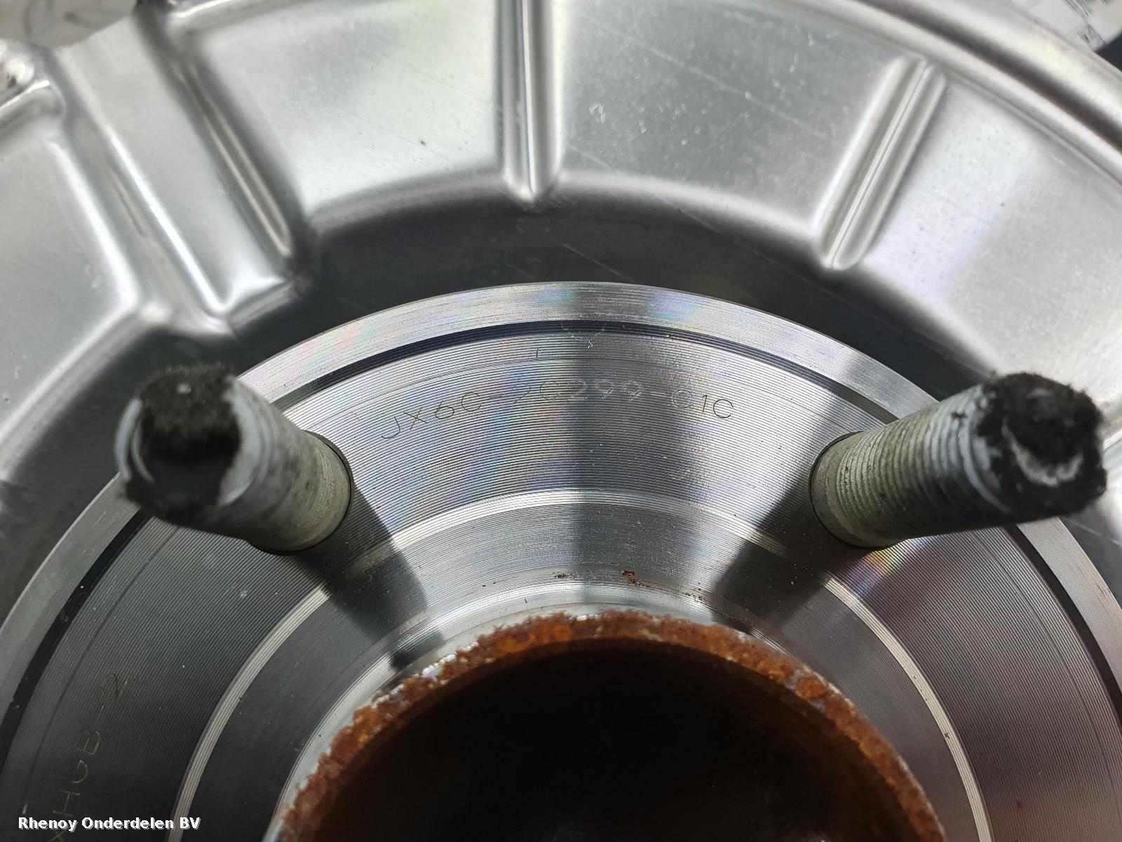 View Auto part DRAAGARM ONDER LA FORD FOCUS 2020