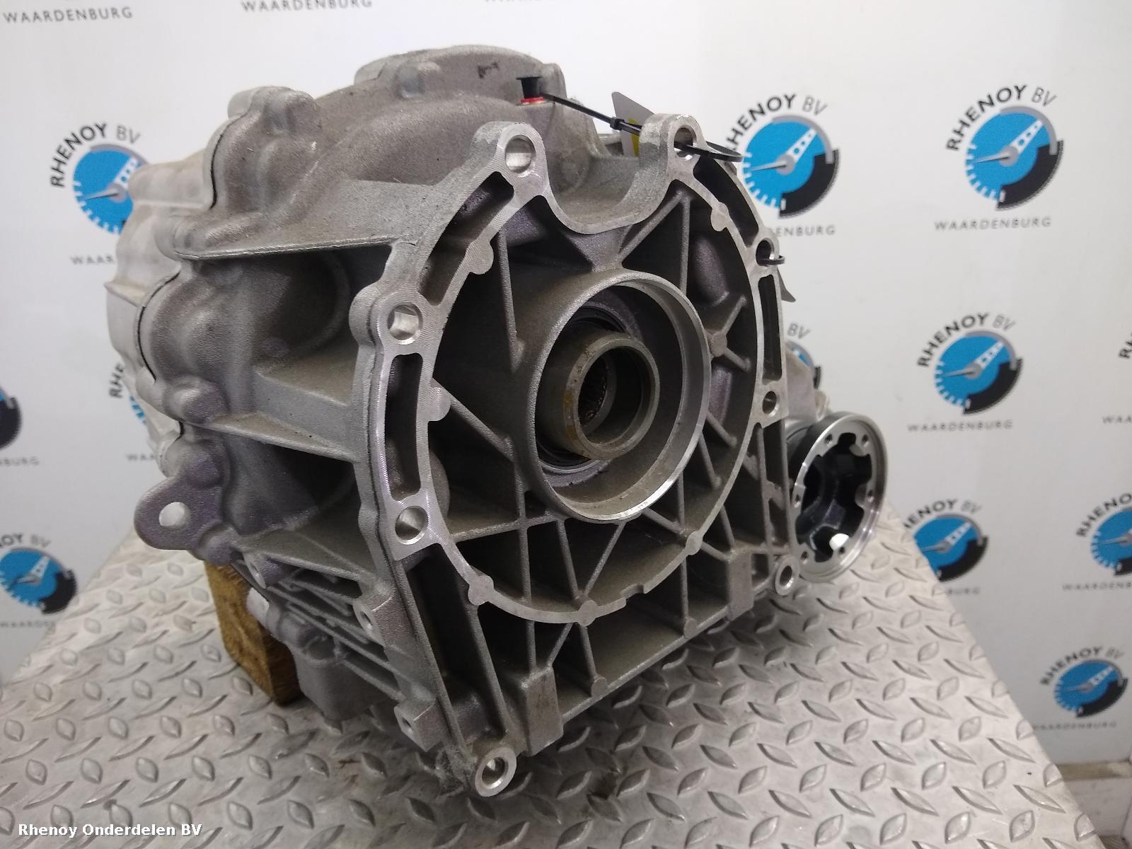 View Auto part TUSSENBAK LAND ROVER DISCOVERY 2018