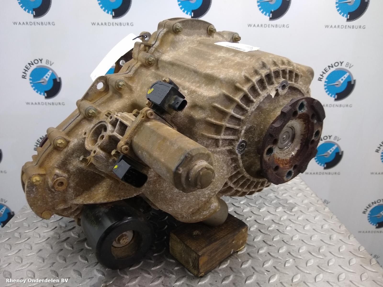 View Auto part TUSSENBAK LAND ROVER DISCOVERY 2014