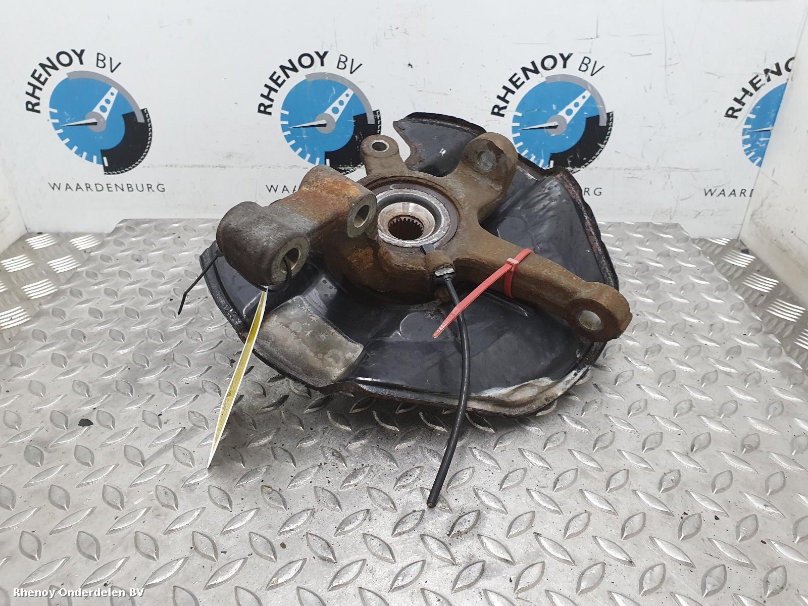 Bekijk Auto-onderdeel FUSEE RV MERCEDES B CLASS 2007