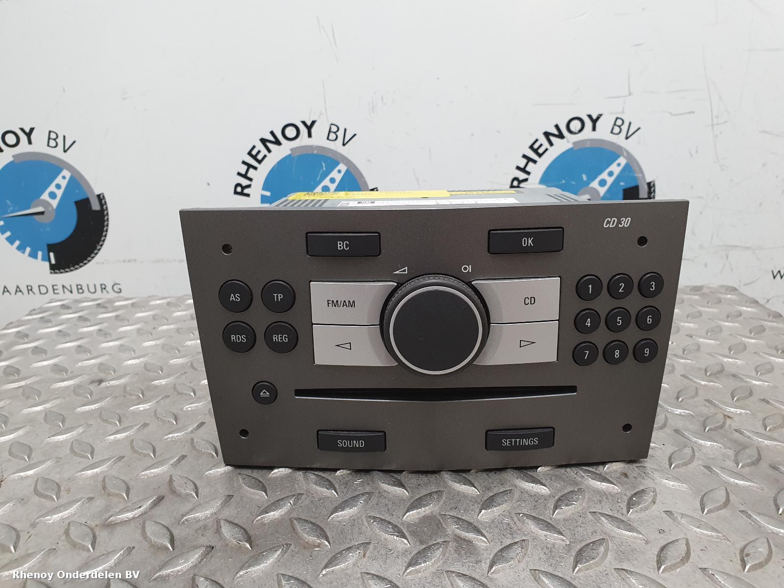 Bekijk Auto-onderdeel RADIO OPEL / VAUXHALL ASTRA 2006