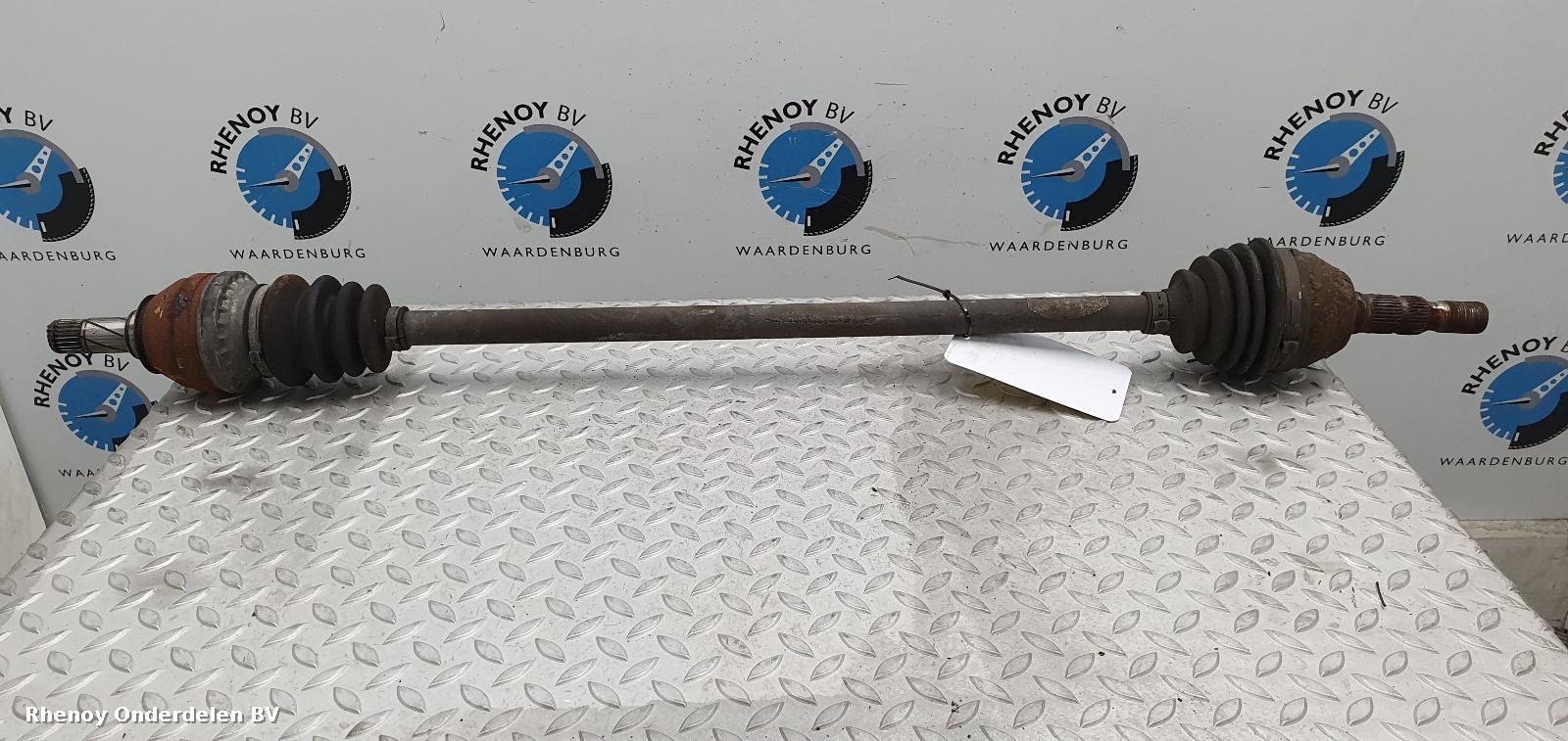 Bekijk Auto-onderdeel AANDRIJFAS R OPEL / VAUXHALL ASTRA 2006