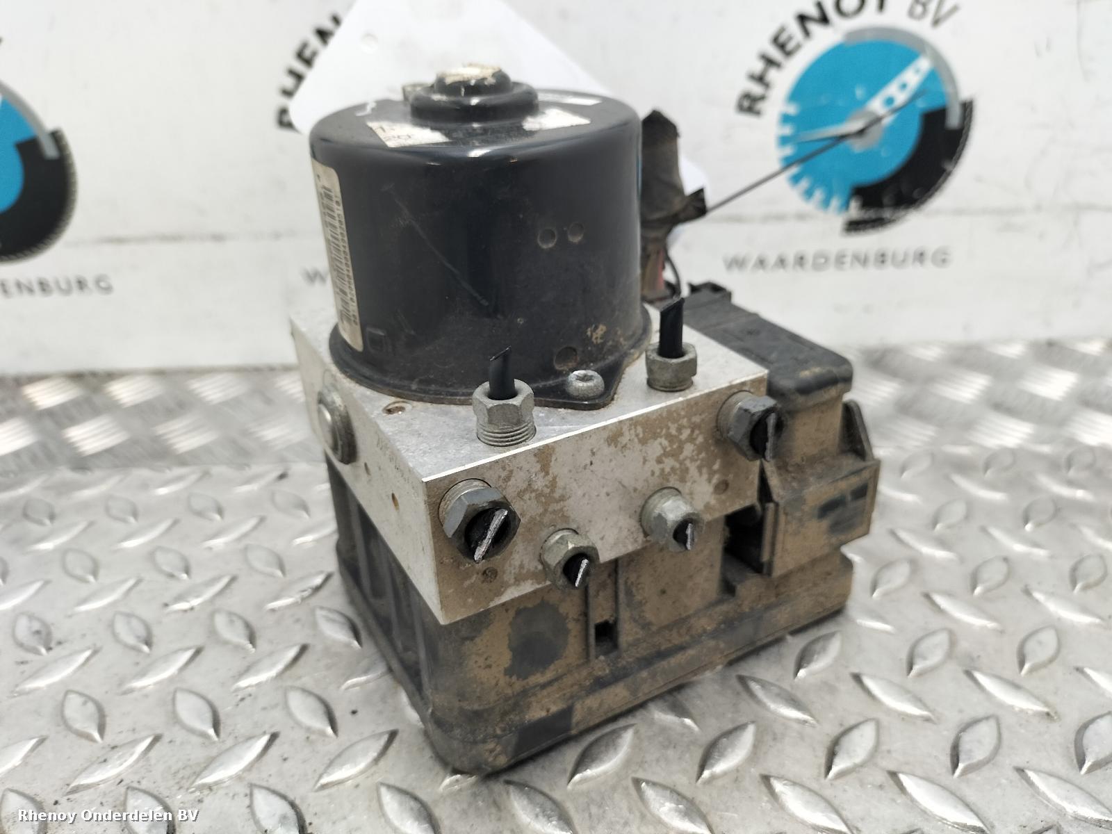 Bekijk Auto-onderdeel ABS POMP  FORD FOCUS 2010
