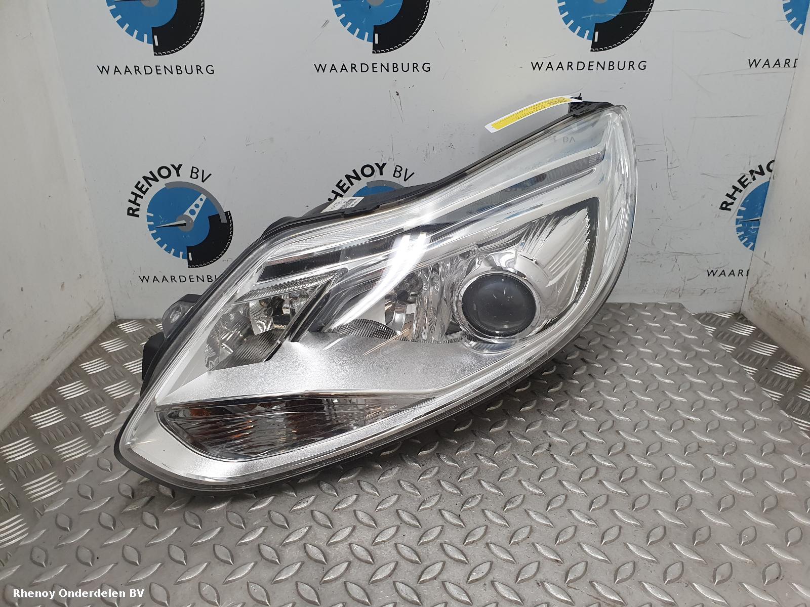 Bekijk Auto-onderdeel KOPLAMP L FORD FOCUS 2013