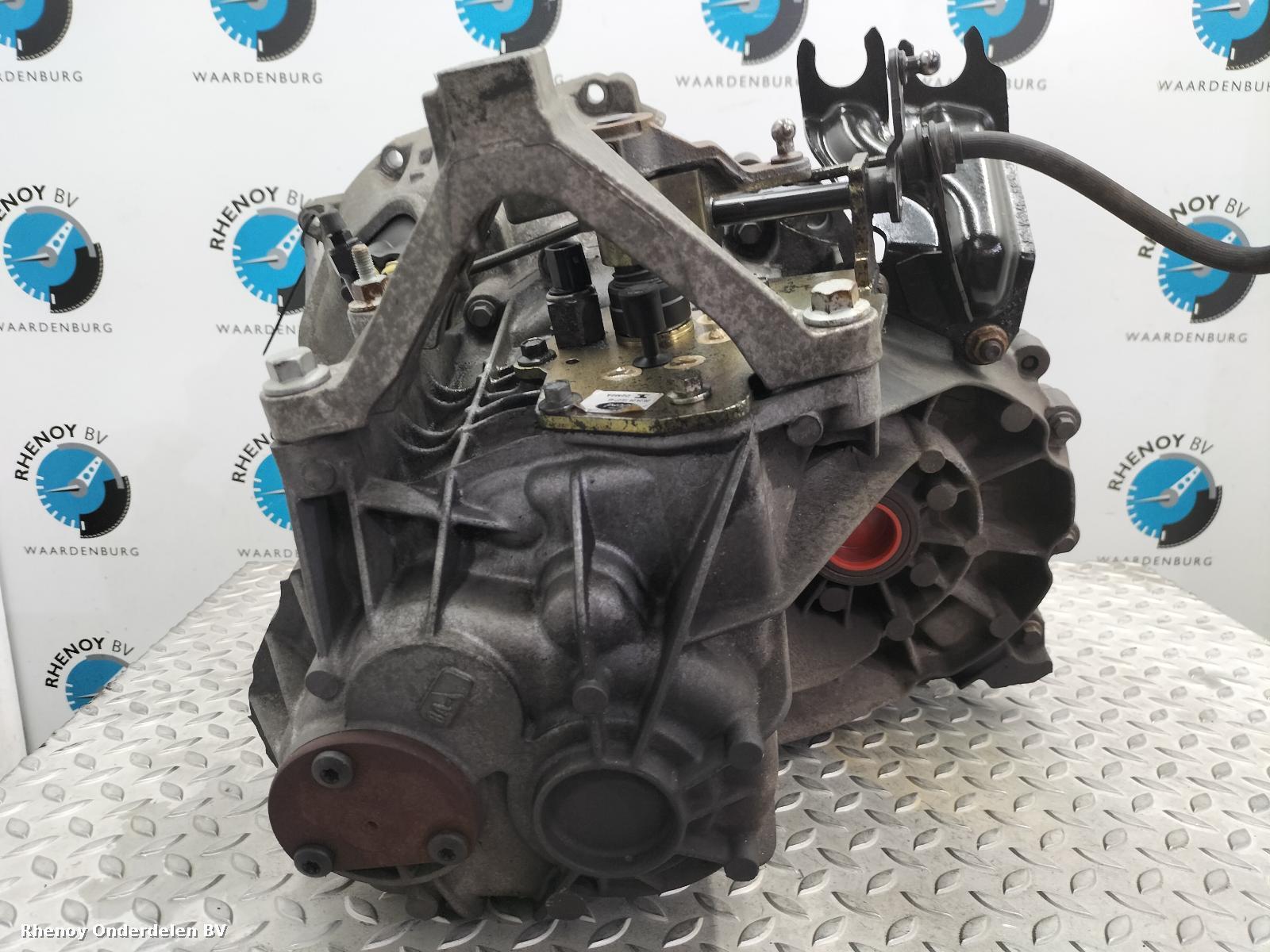 View Auto part TRANSMISSIE / VERSNELLINGSBAK FORD FOCUS C MAX 2004