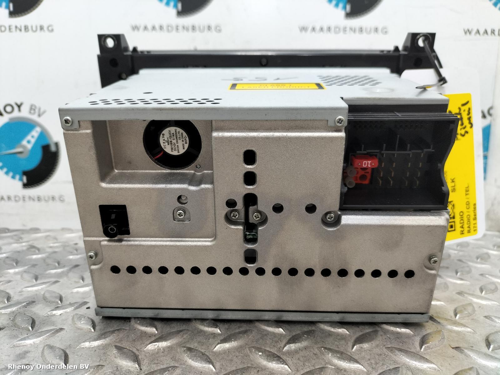 View Auto part RADIO MERCEDES SLK 2006