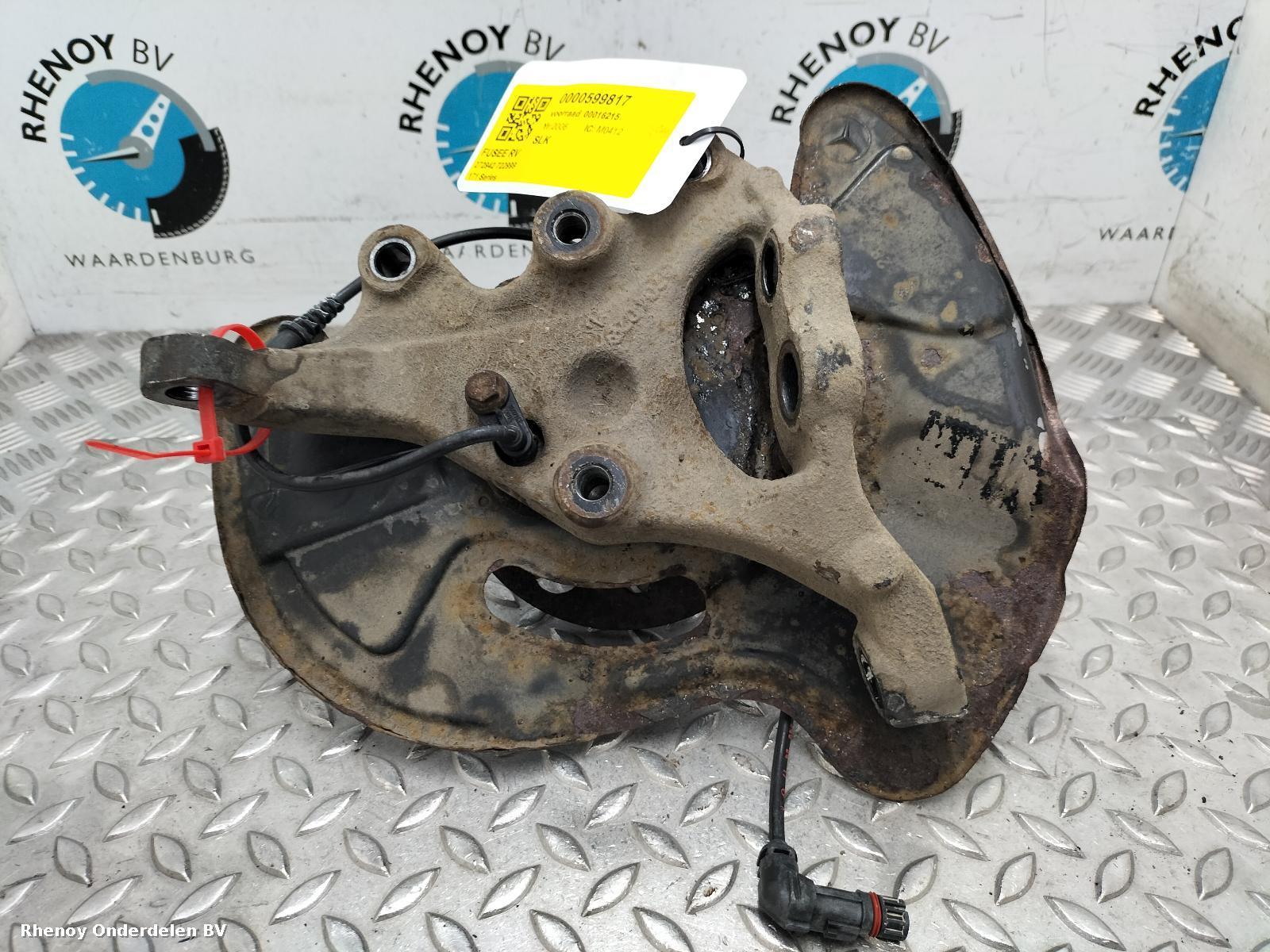 Bekijk Auto-onderdeel FUSEE RV MERCEDES SLK 2006