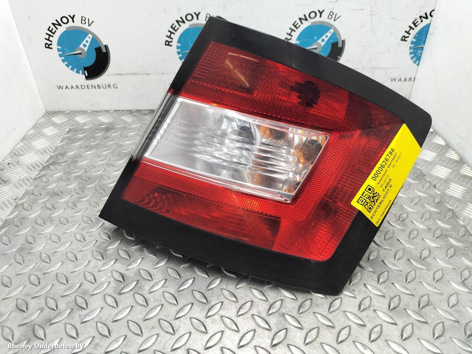 View Auto part R Taillight SKODA FABIA 2015