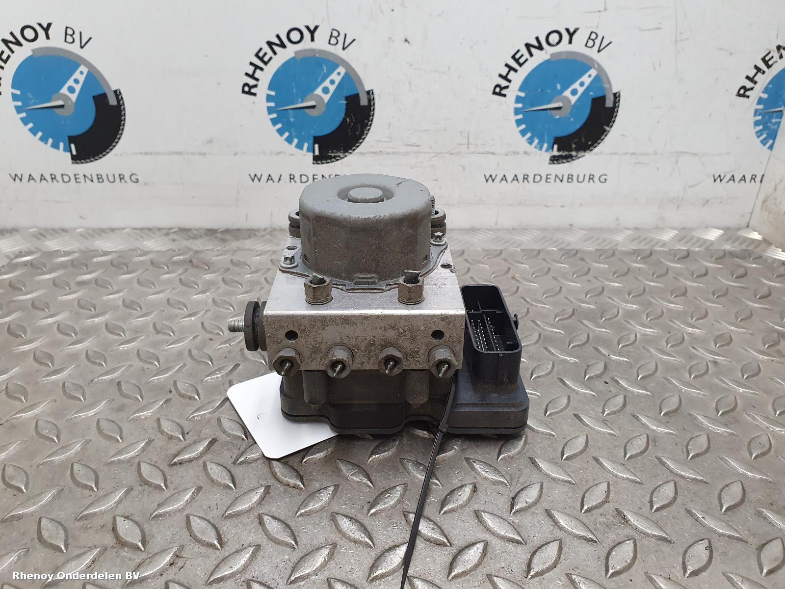 Bekijk Auto-onderdeel ABS POMP  RENAULT CLIO 2014