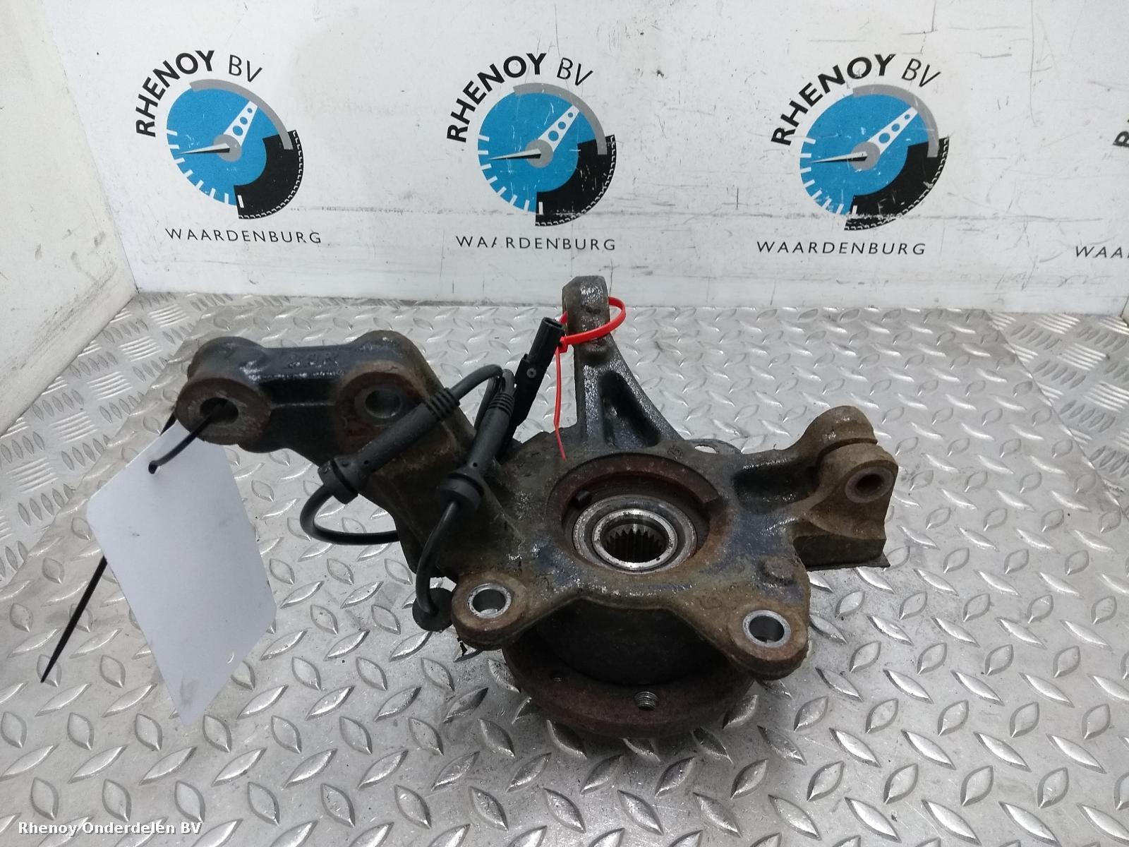 Bekijk Auto-onderdeel FUSEE RV RENAULT CLIO 2014