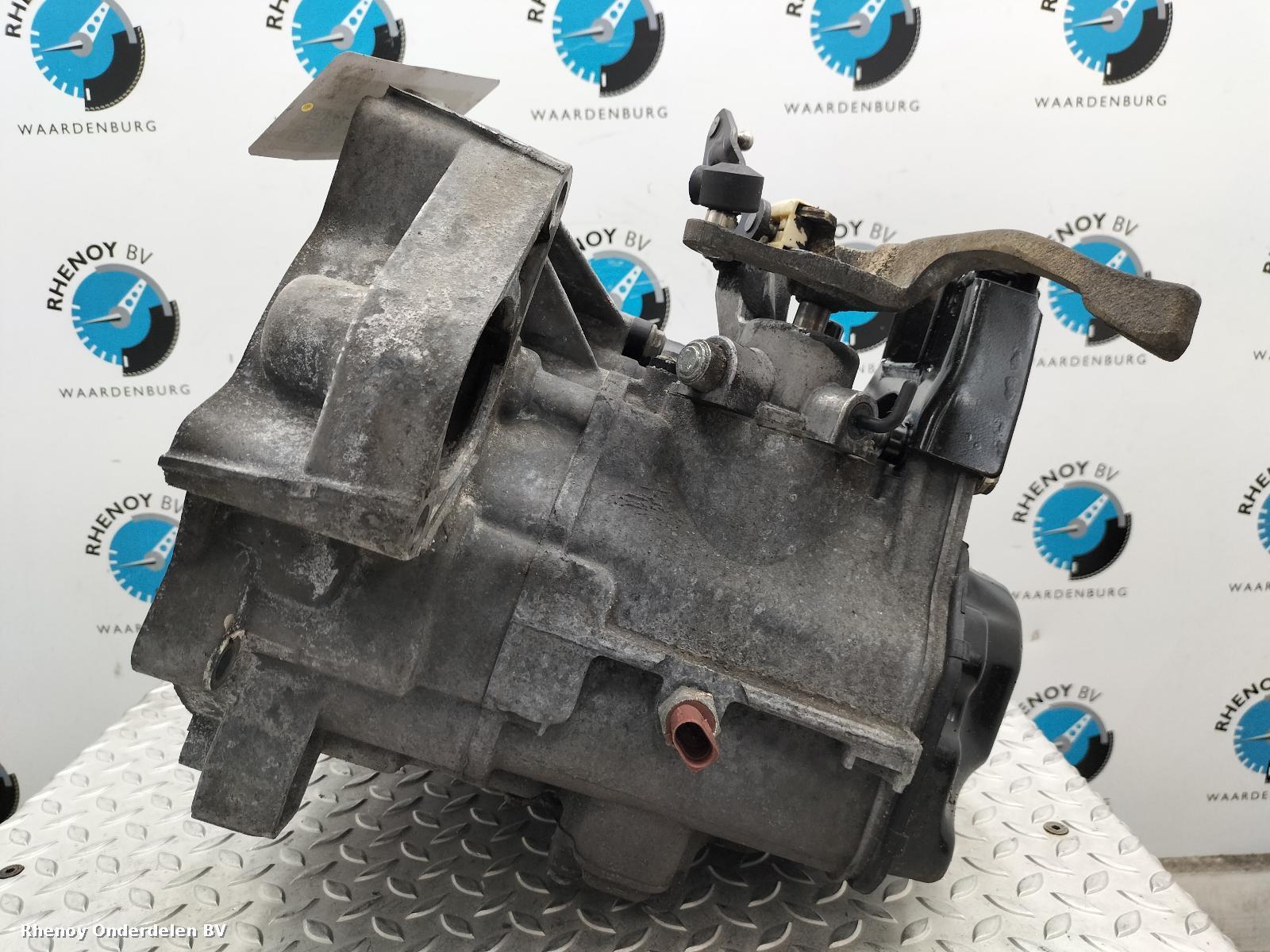 View Auto part TRANSMISSIE / VERSNELLINGSBAK VOLKSWAGEN FOX 2006