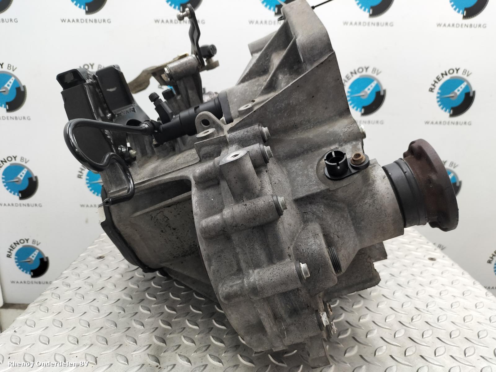 View Auto part TRANSMISSIE / VERSNELLINGSBAK VOLKSWAGEN FOX 2006