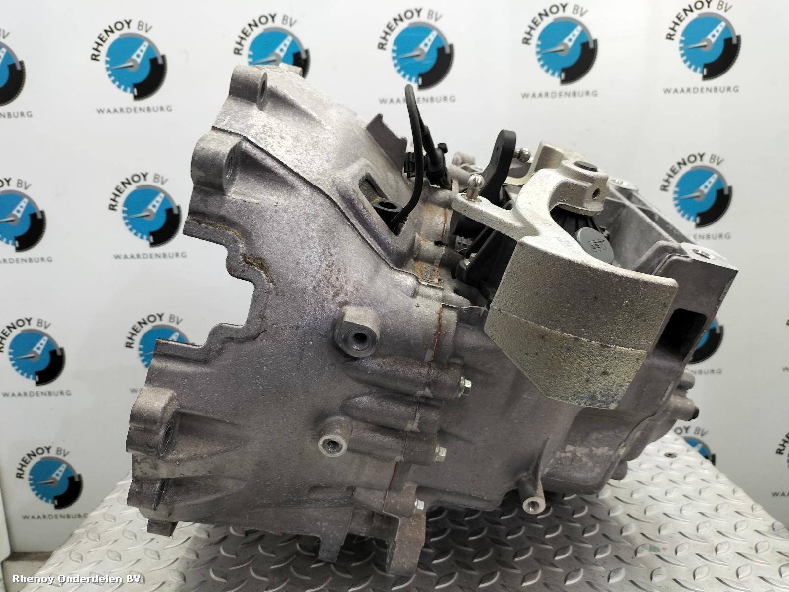 View Auto part TRANSMISSIE / VERSNELLINGSBAK FORD KUGA 2020