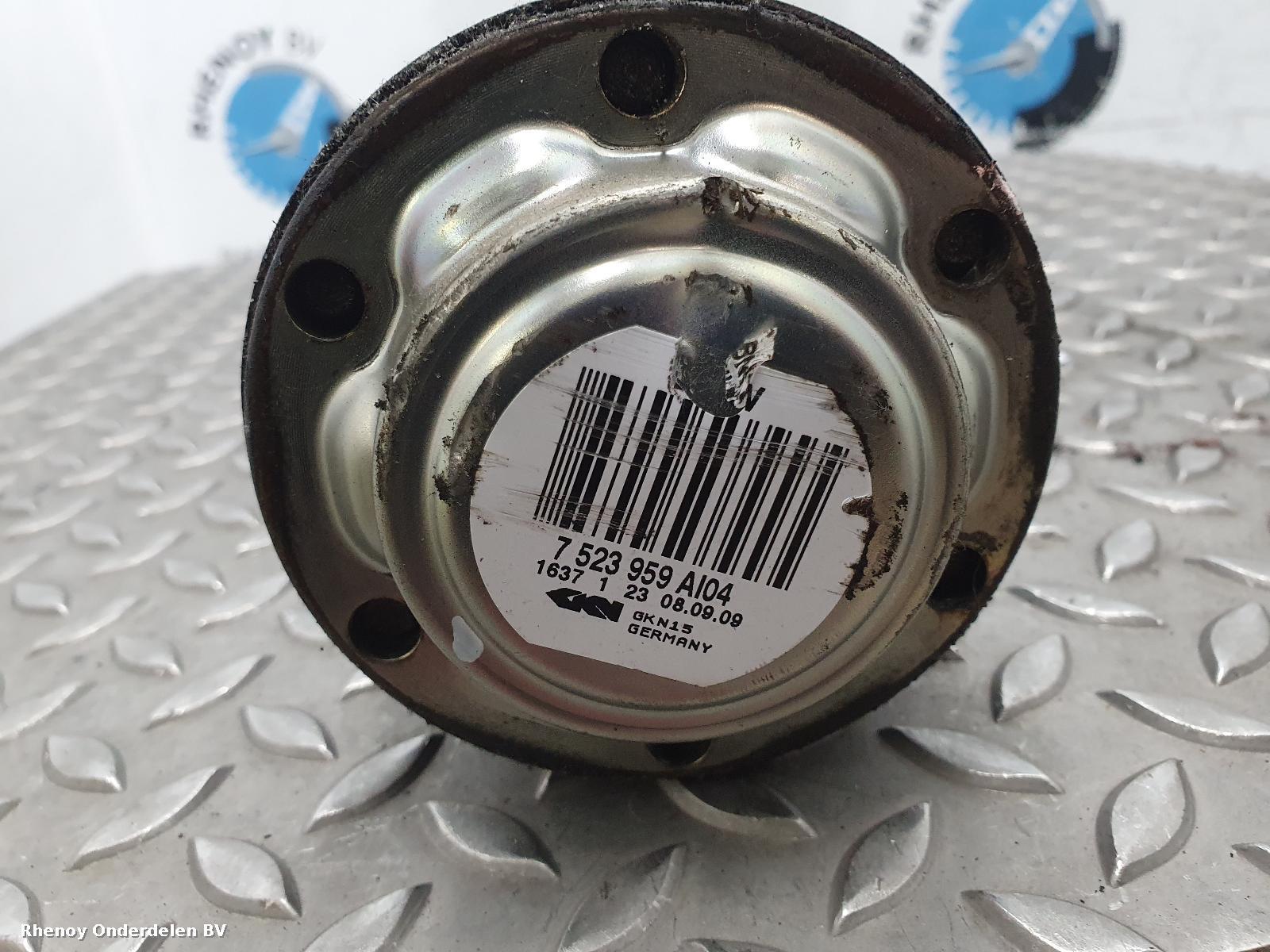 View Auto part AANDRIJFAS L BMW 1 SERIES 2009