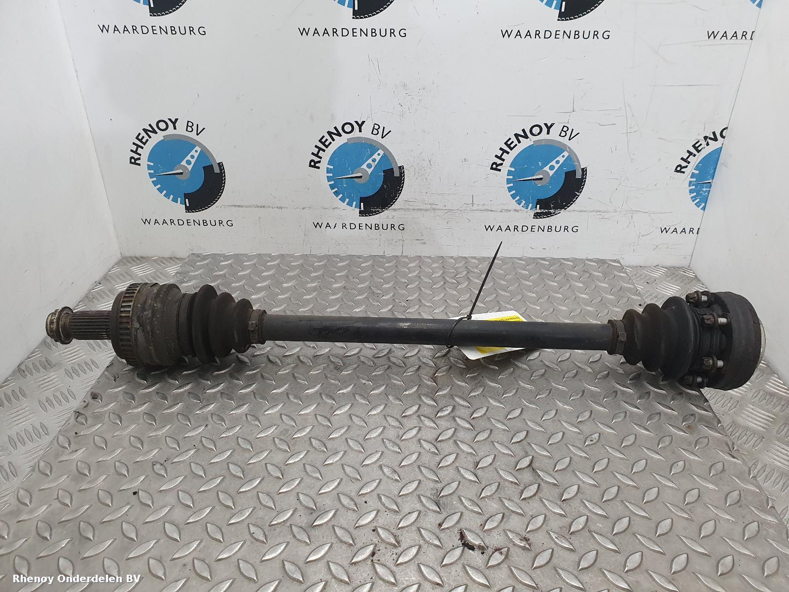 View Auto part AANDRIJFAS R BMW 1 SERIES 2009