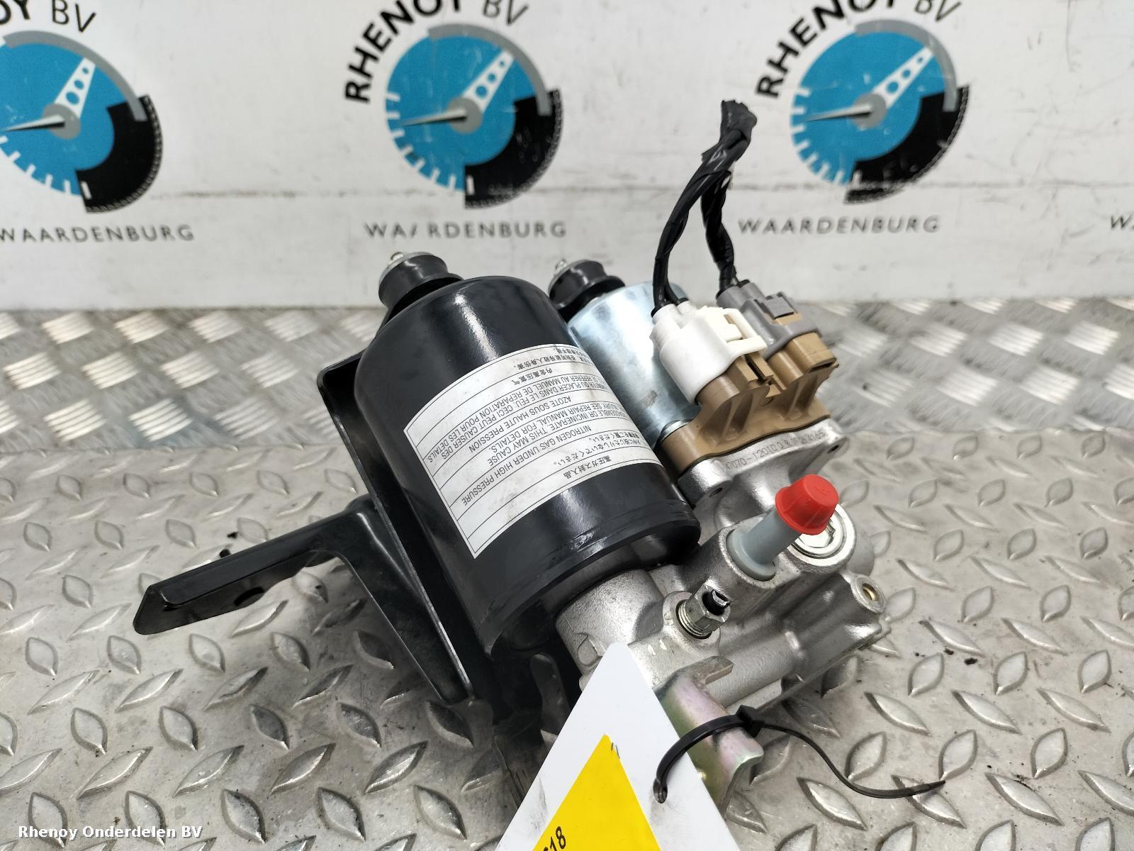Bekijk Auto-onderdeel ABS POMP  TOYOTA YARIS 2020