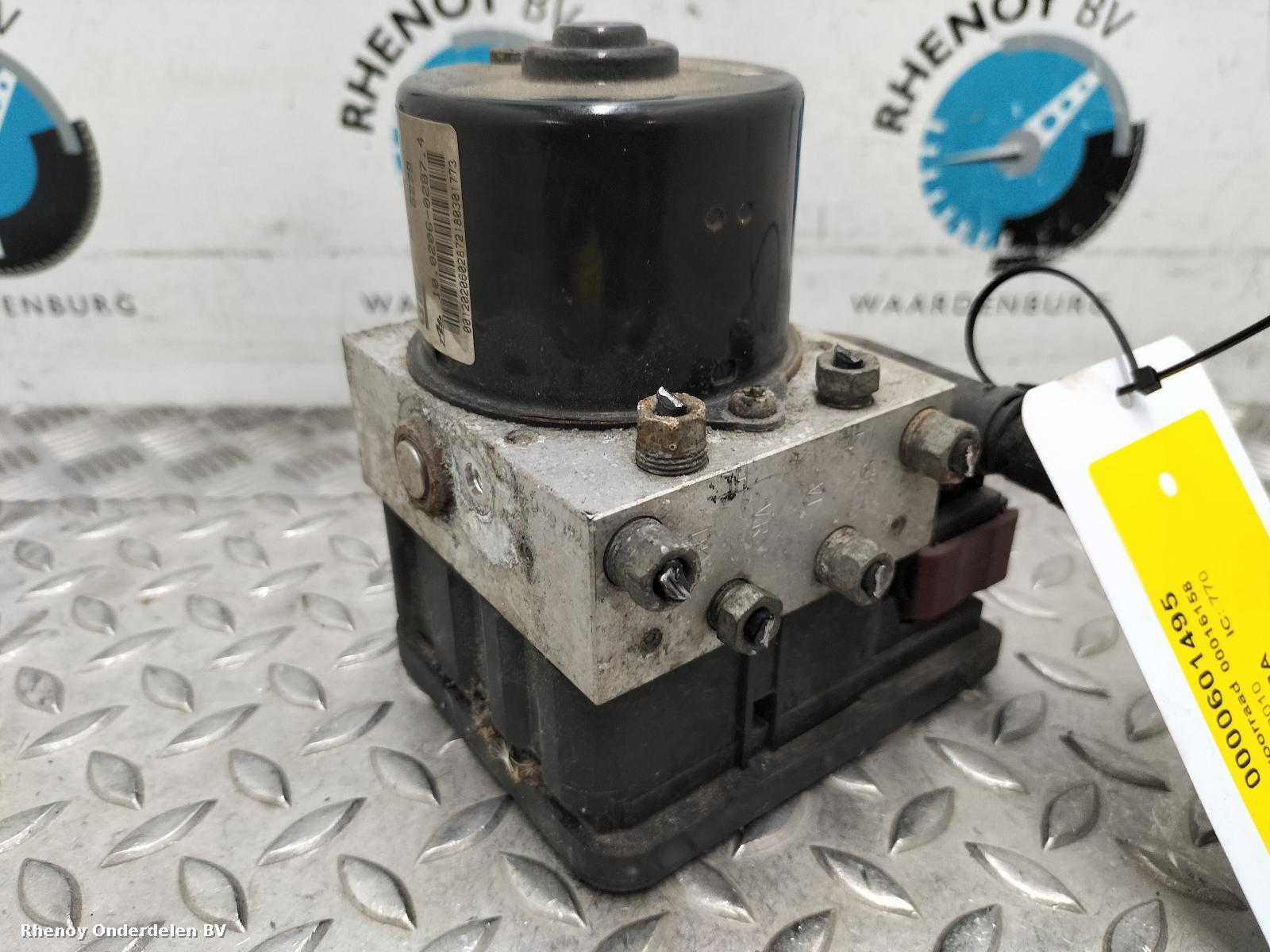 Bekijk Auto-onderdeel ABS POMP  OPEL / VAUXHALL ZAFIRA 2010